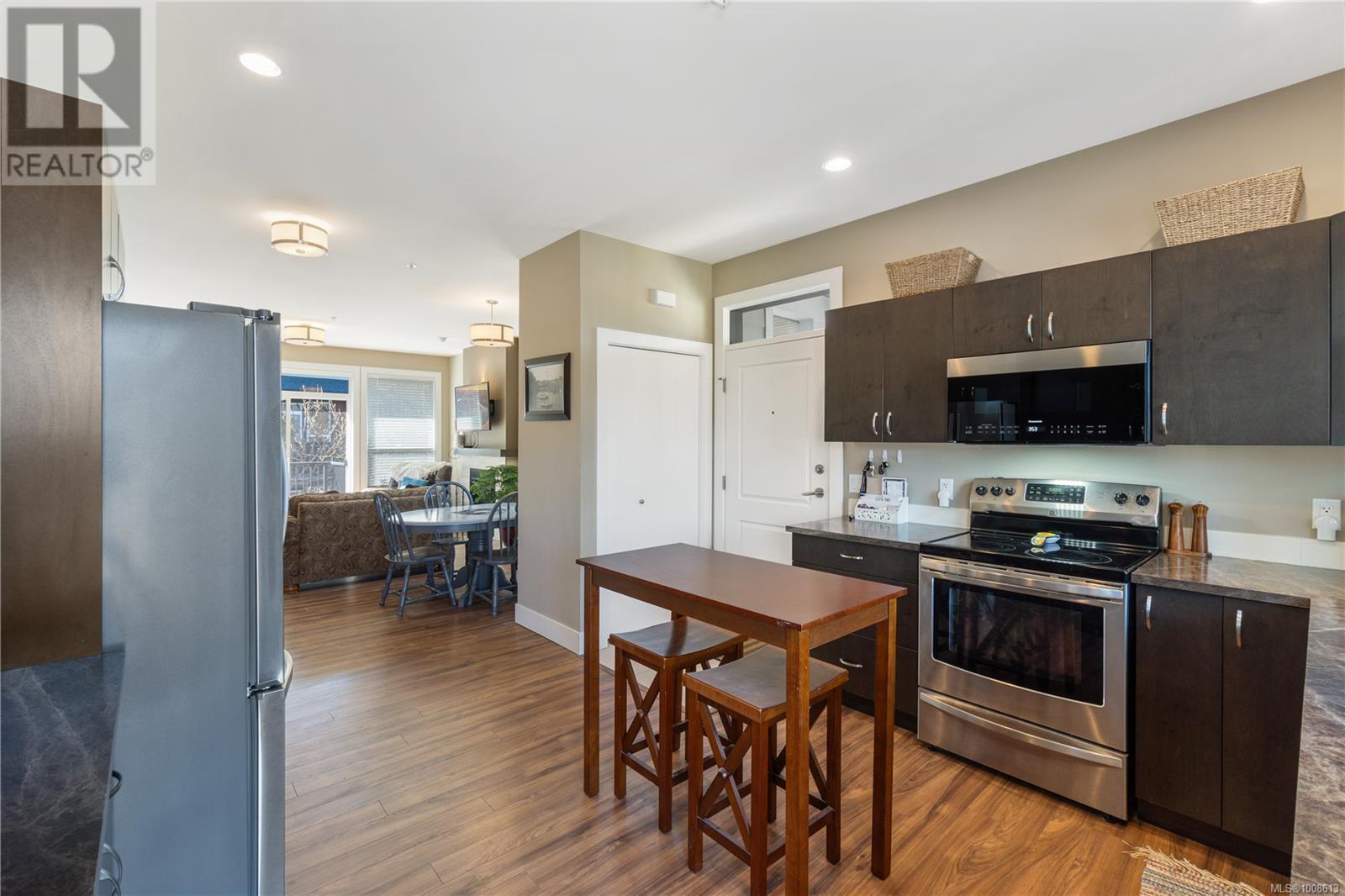 Photo 21 of 8 512 Jim Cram Dr, Ladysmith BC