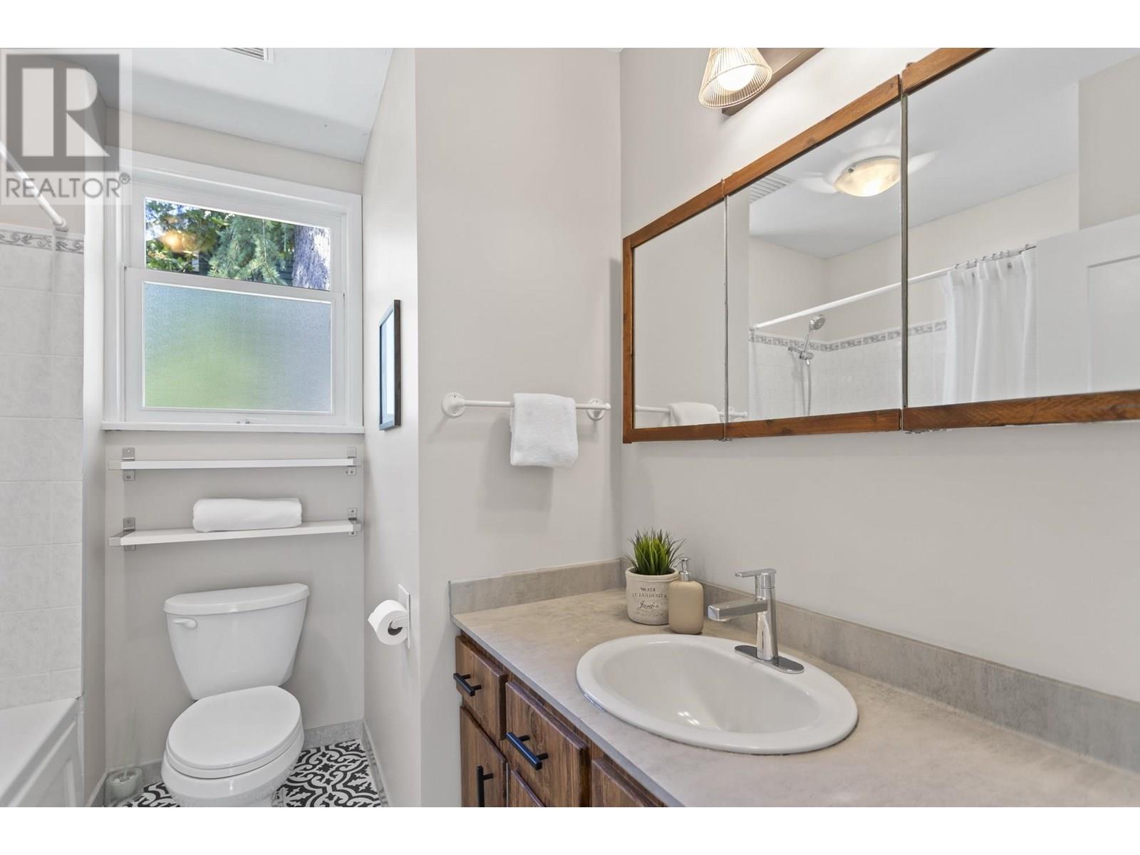 Photo 20 of 1232 W 21st Street, North Vancouver BC