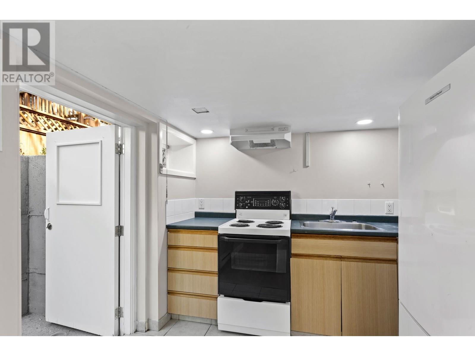 Photo 23 of 1232 W 21st Street, North Vancouver BC