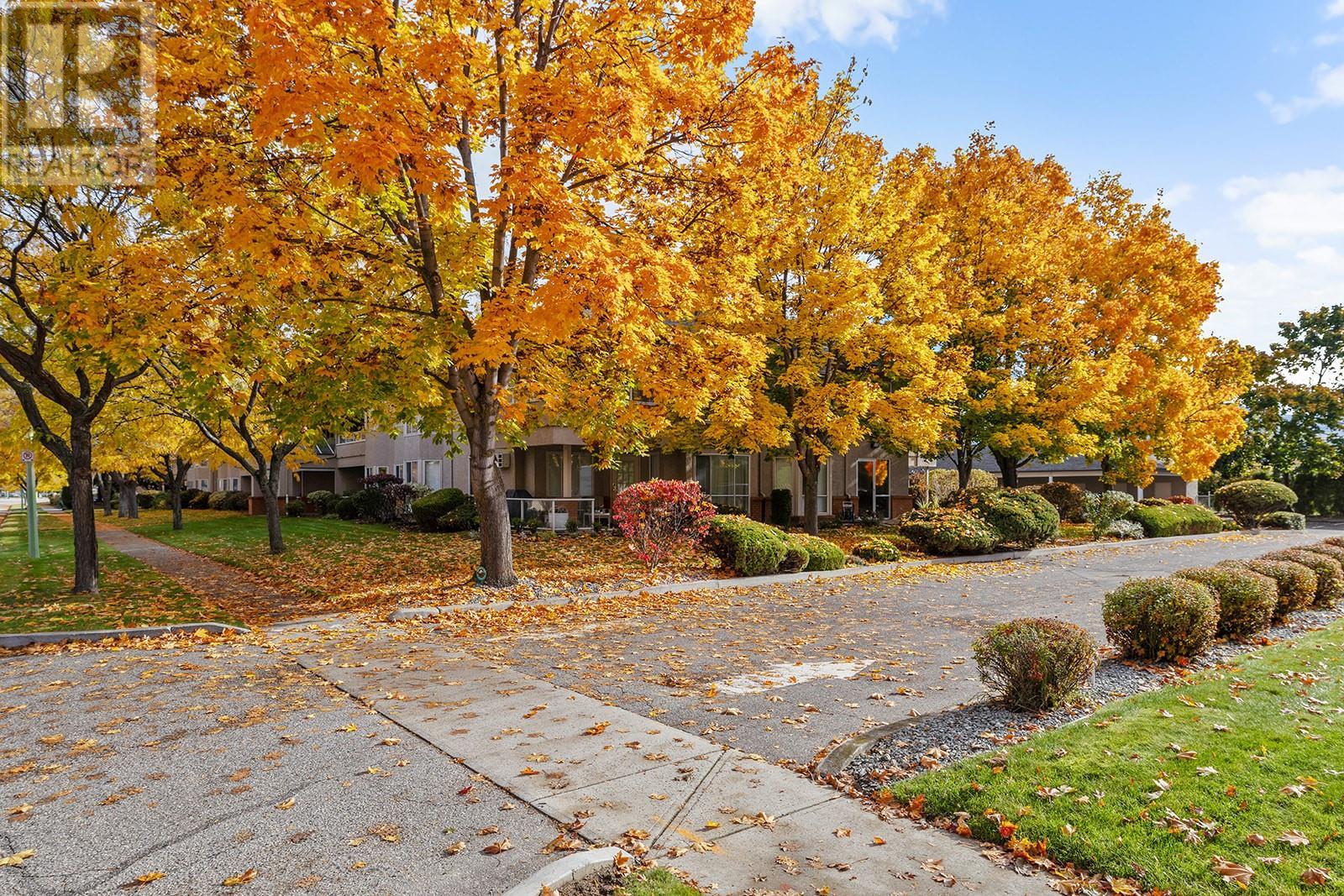 204 645 Barrera Road, Kelowna