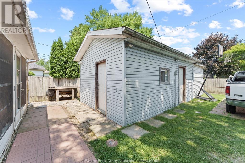 Photo 4 of 956 St Luke Road, Windsor ON