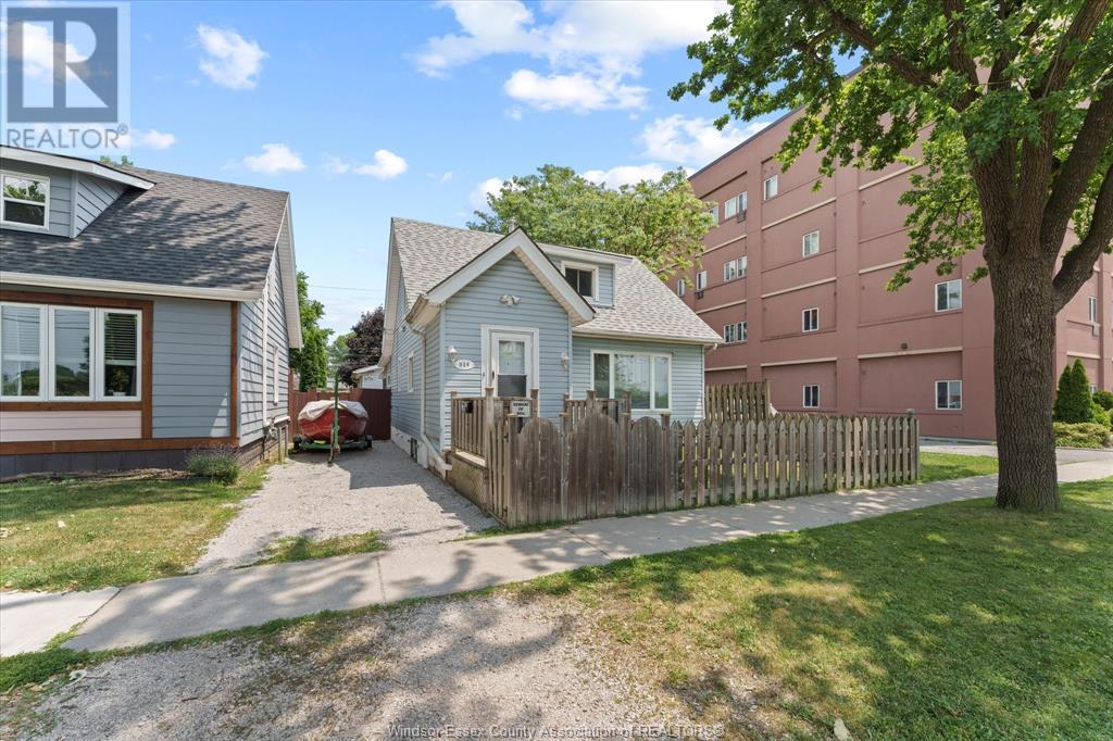 Photo 26 of 956 St Luke Road, Windsor ON