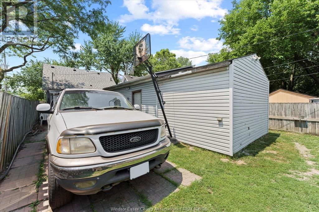 Photo 8 of 956 St Luke Road, Windsor ON