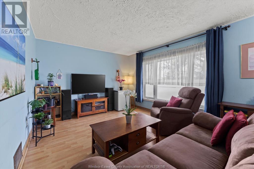 Photo 3 of 956 St Luke Road, Windsor ON