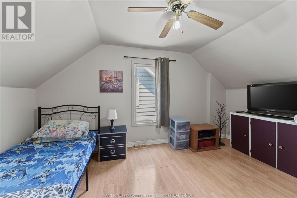 Photo 2 of 956 St Luke Road, Windsor ON