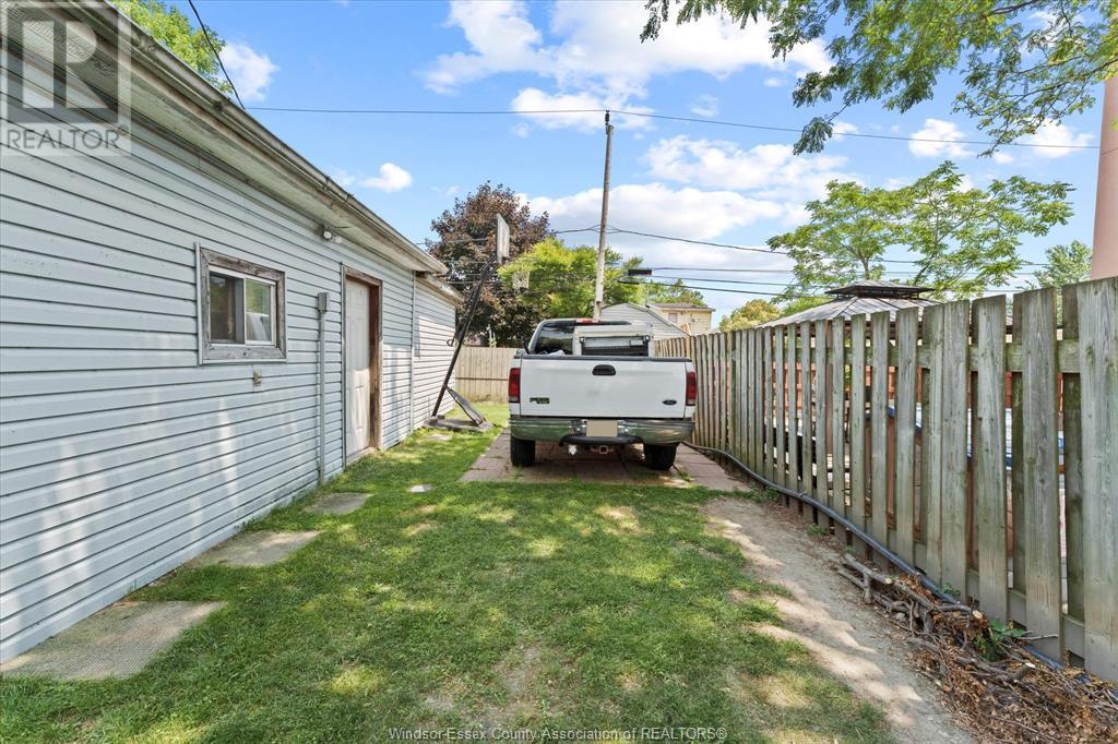 Photo 20 of 956 St Luke Road, Windsor ON
