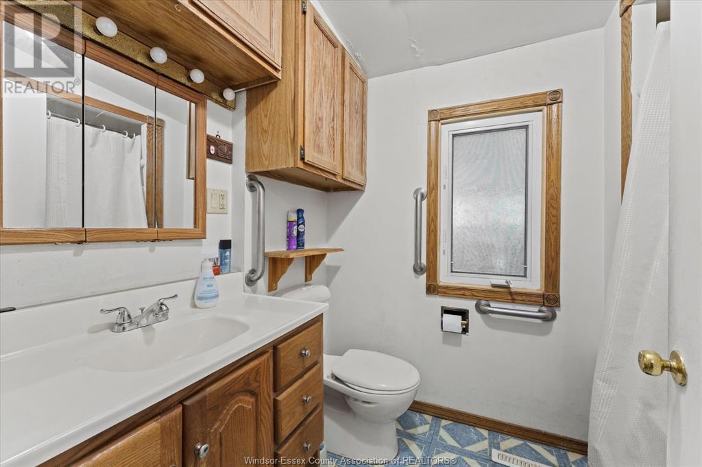 Photo 7 of 956 St Luke Road, Windsor ON