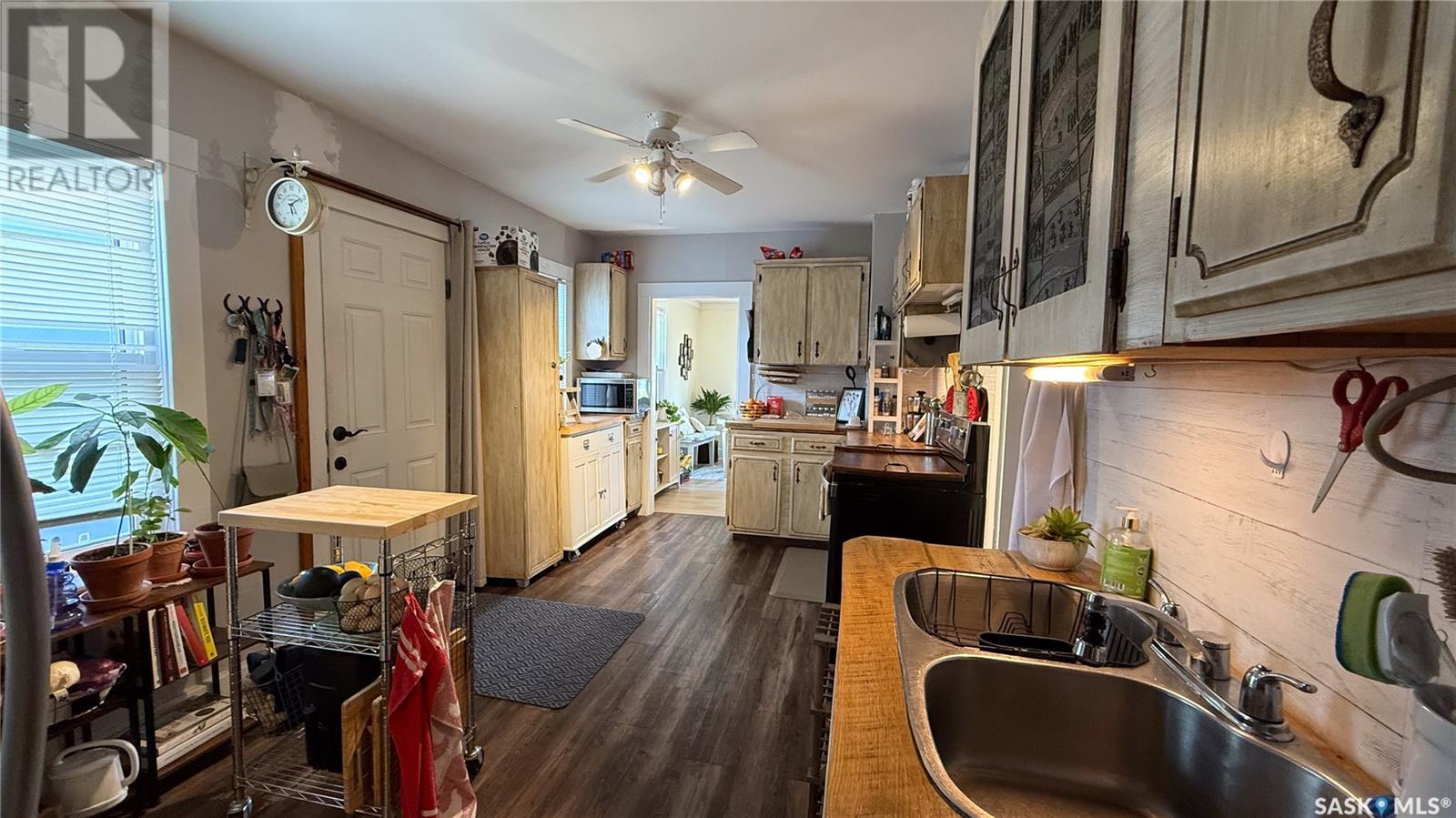 1832 101st STREET - Photo 3 of 20, North Battleford, Saskatchewan