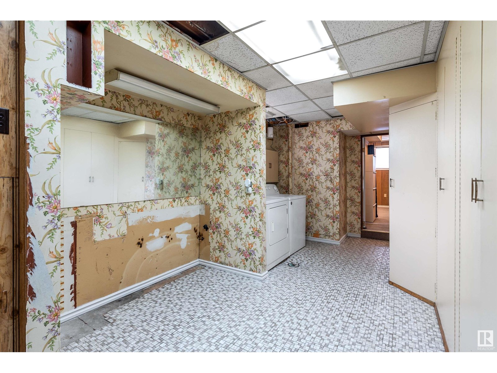 Single Family House Bungalow for Sale in  BELMONT DR St. Albert 