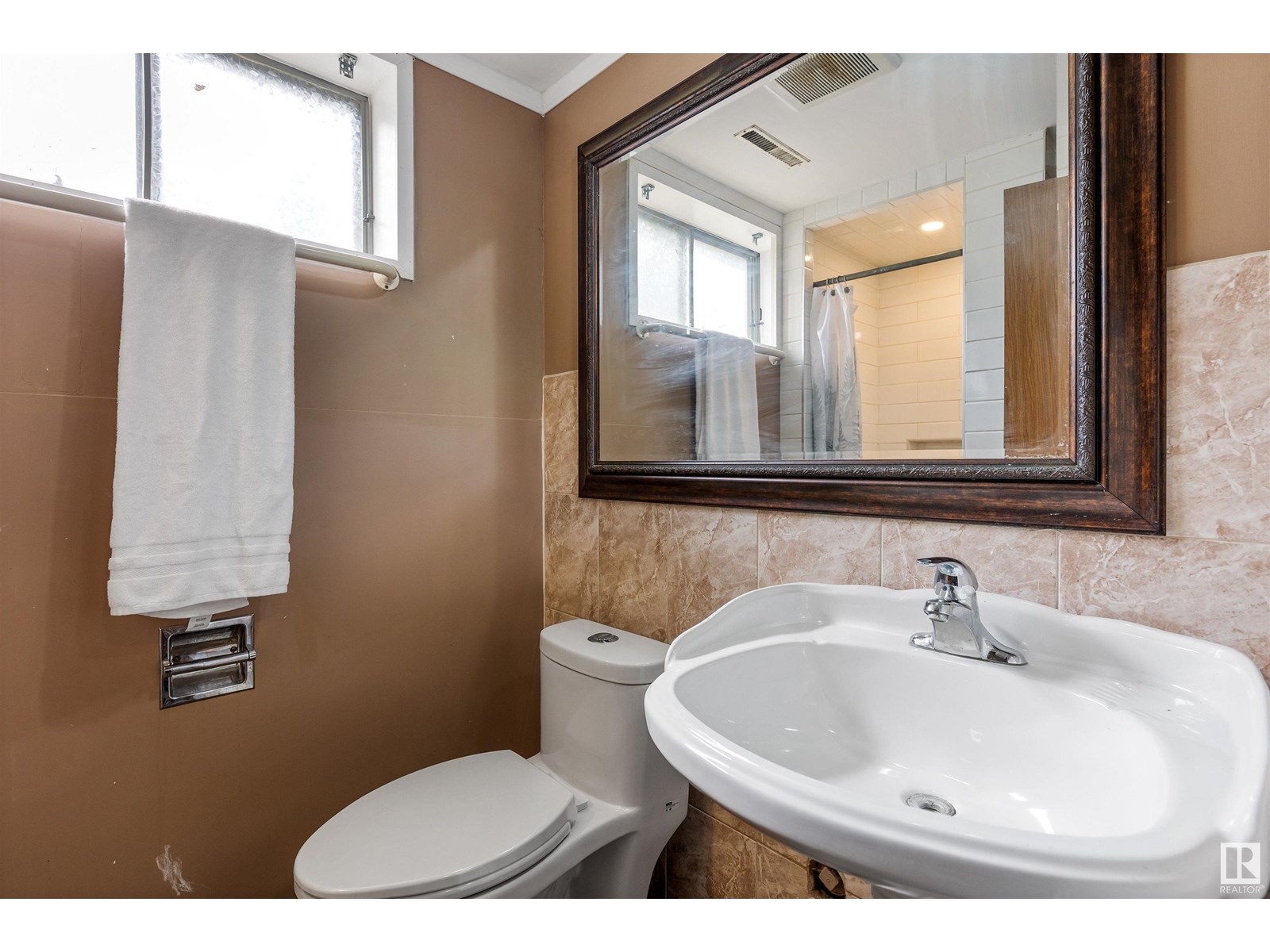Single Family House Bungalow for Sale in  BELMONT DR St. Albert 