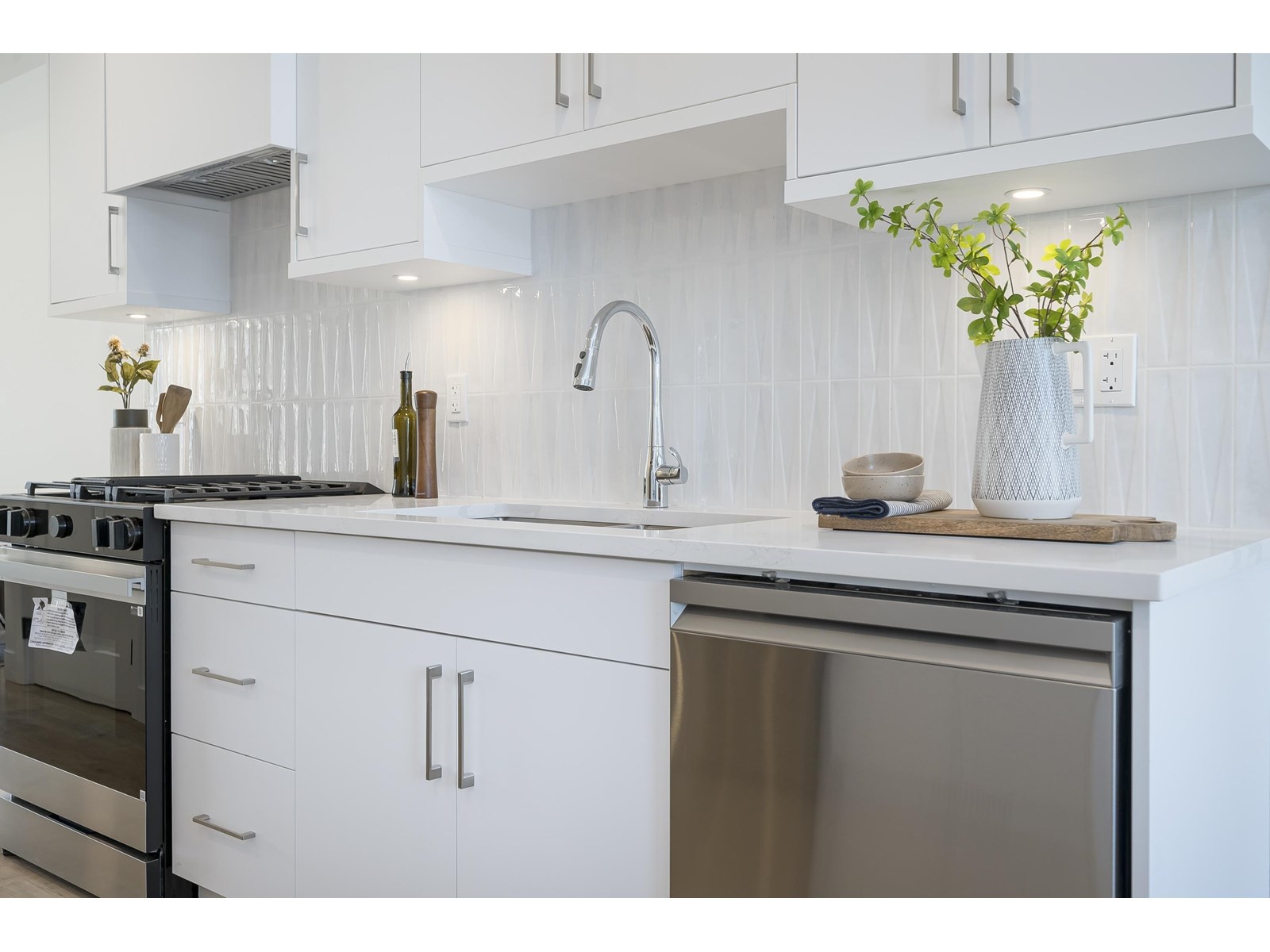 Photo 7 of 8 12770 105 Avenue, Surrey BC