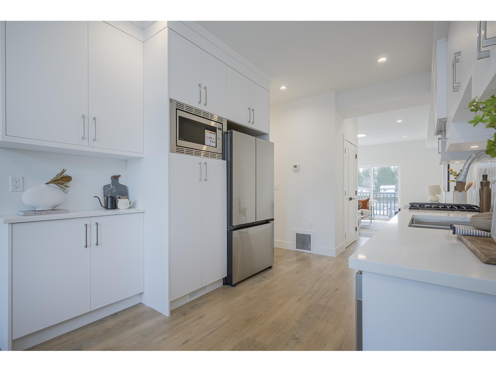 Photo 9 of 8 12770 105 Avenue, Surrey BC