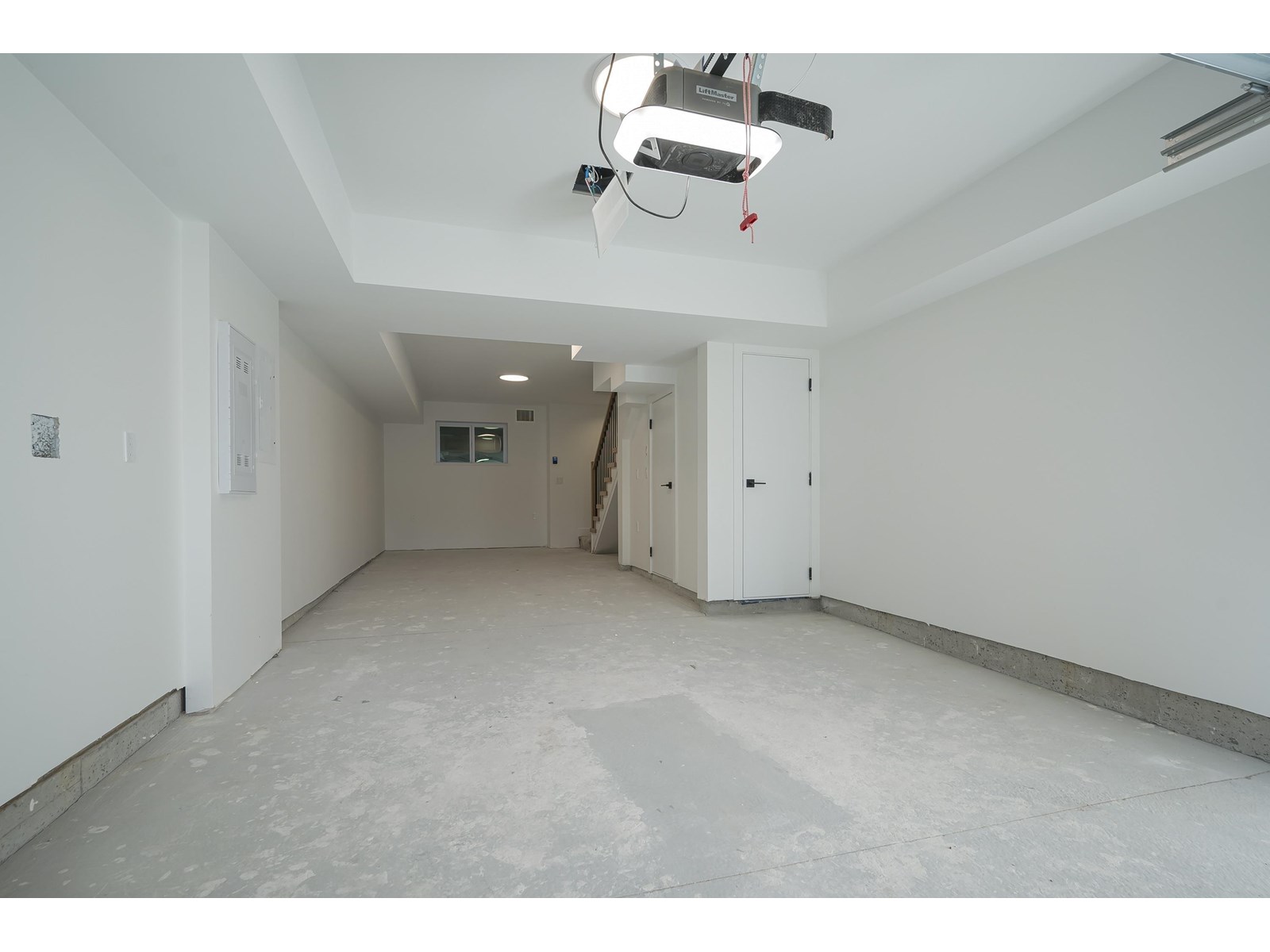 Photo 8 of 9 12770 105 Avenue, Surrey BC