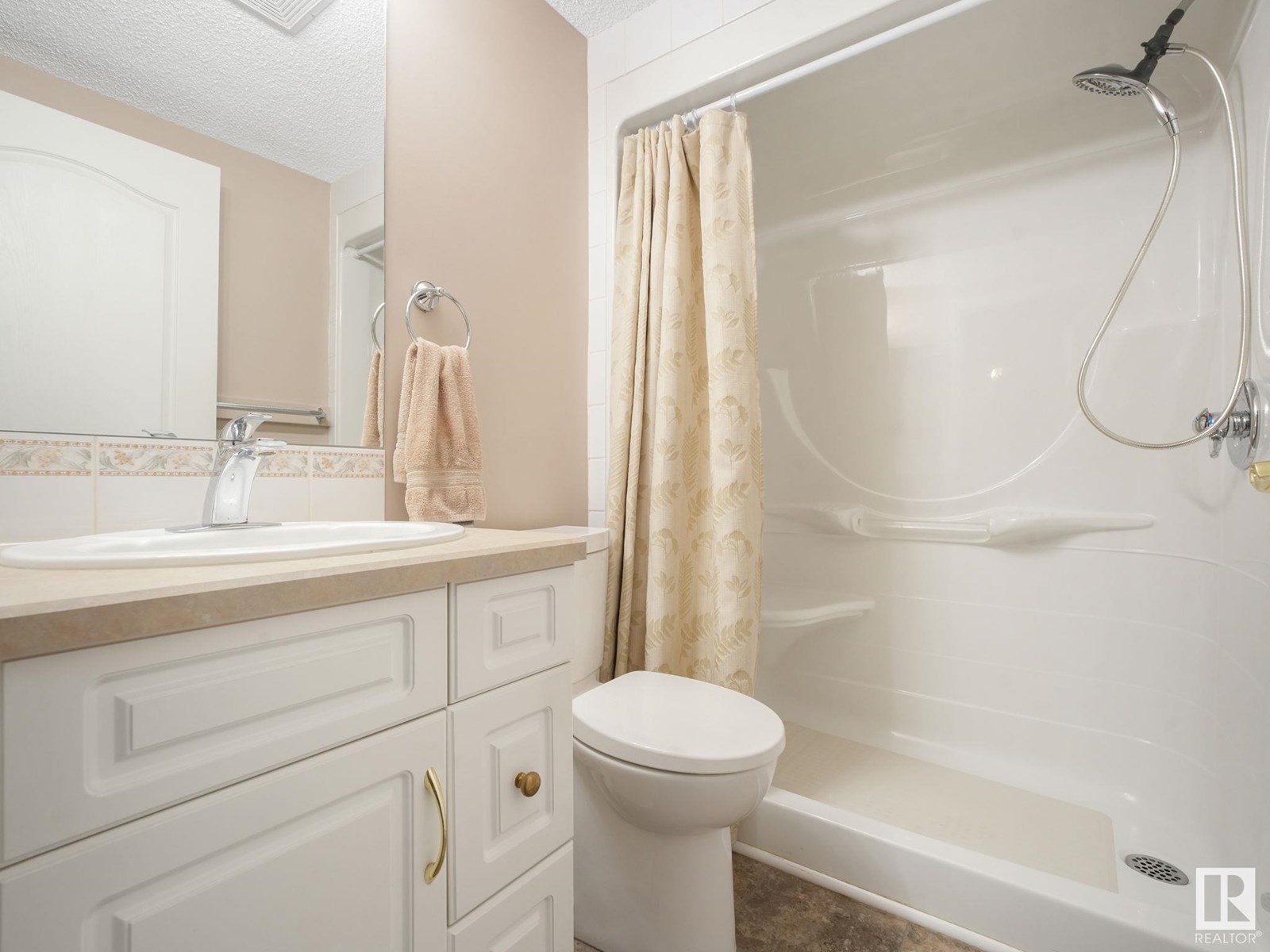 Photo 14 of 211 6220 Fulton Rd Nw, Edmonton AB