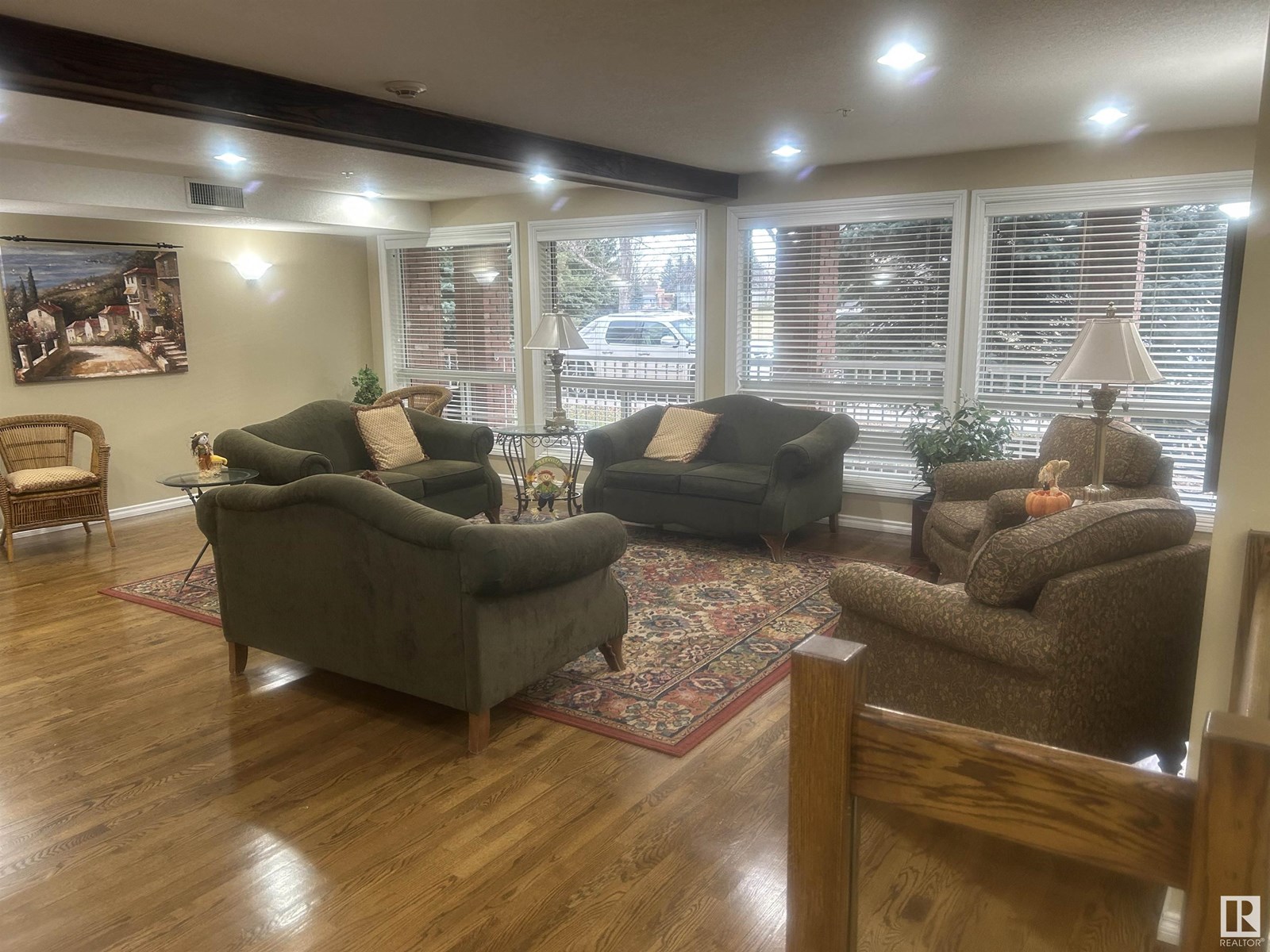 Photo 4 of 211 6220 Fulton Rd Nw, Edmonton AB