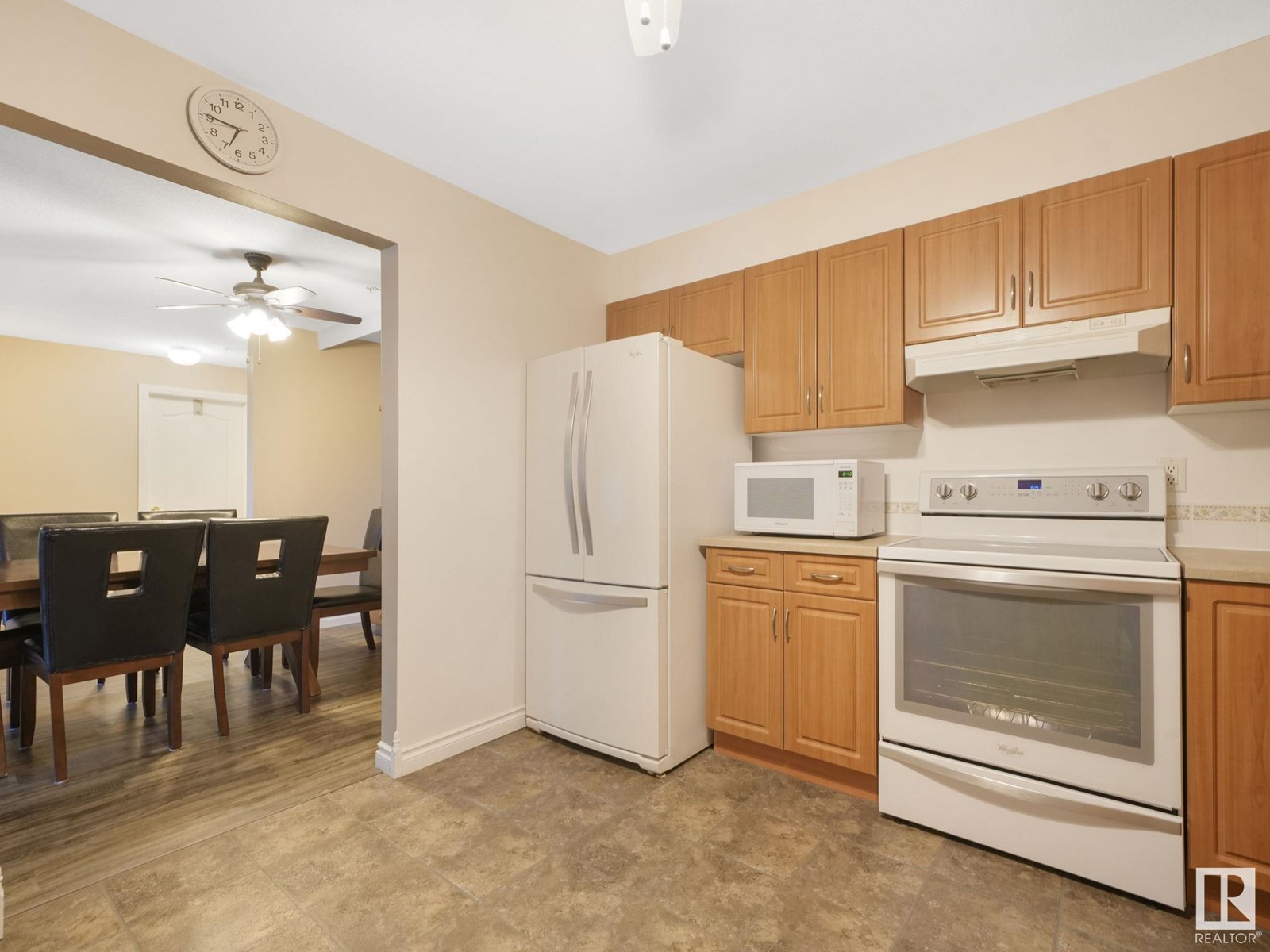Photo 6 of 211 6220 Fulton Rd Nw, Edmonton AB