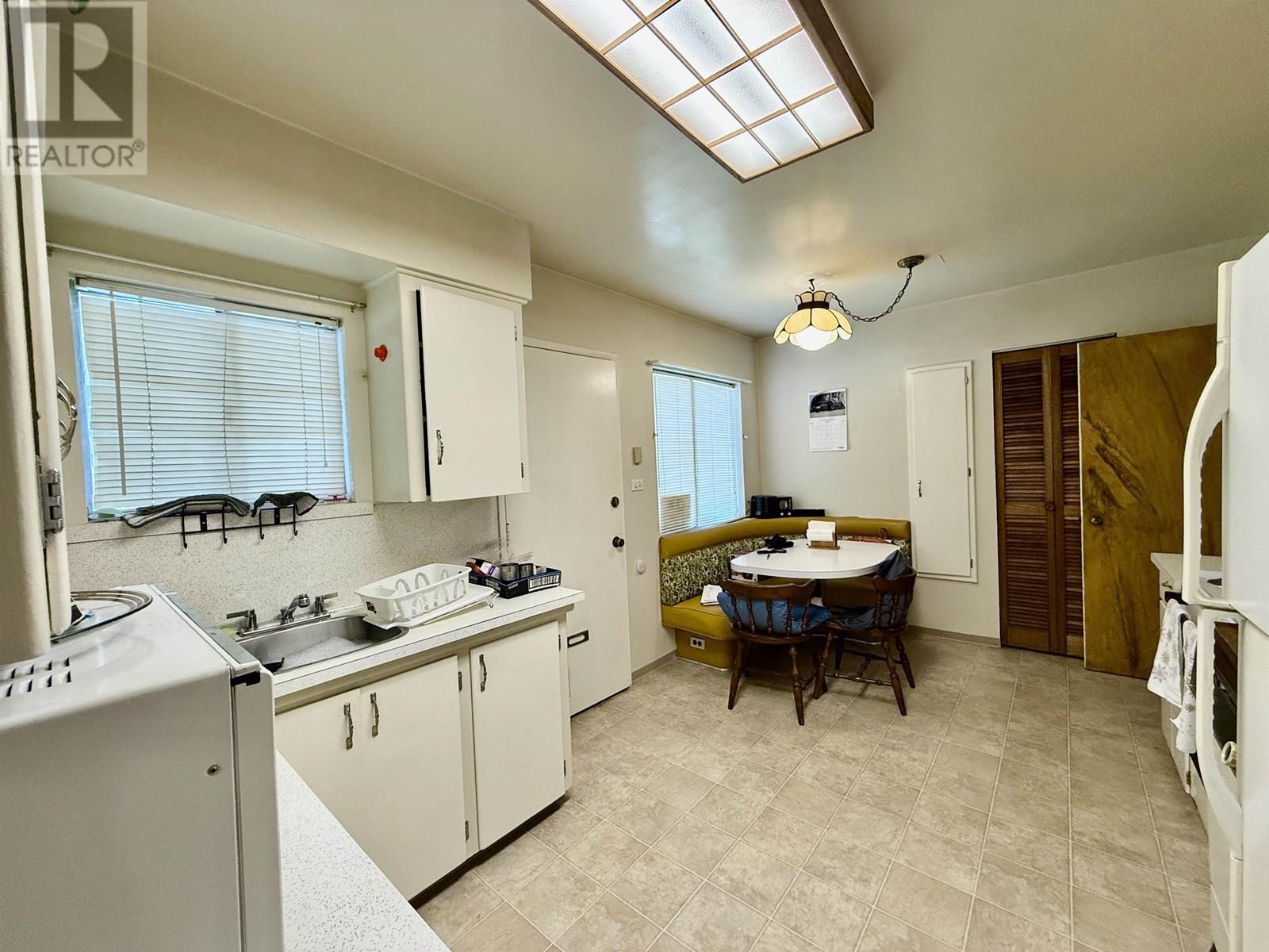 Photo 17 of 6391 Lougheed Highway, Burnaby BC