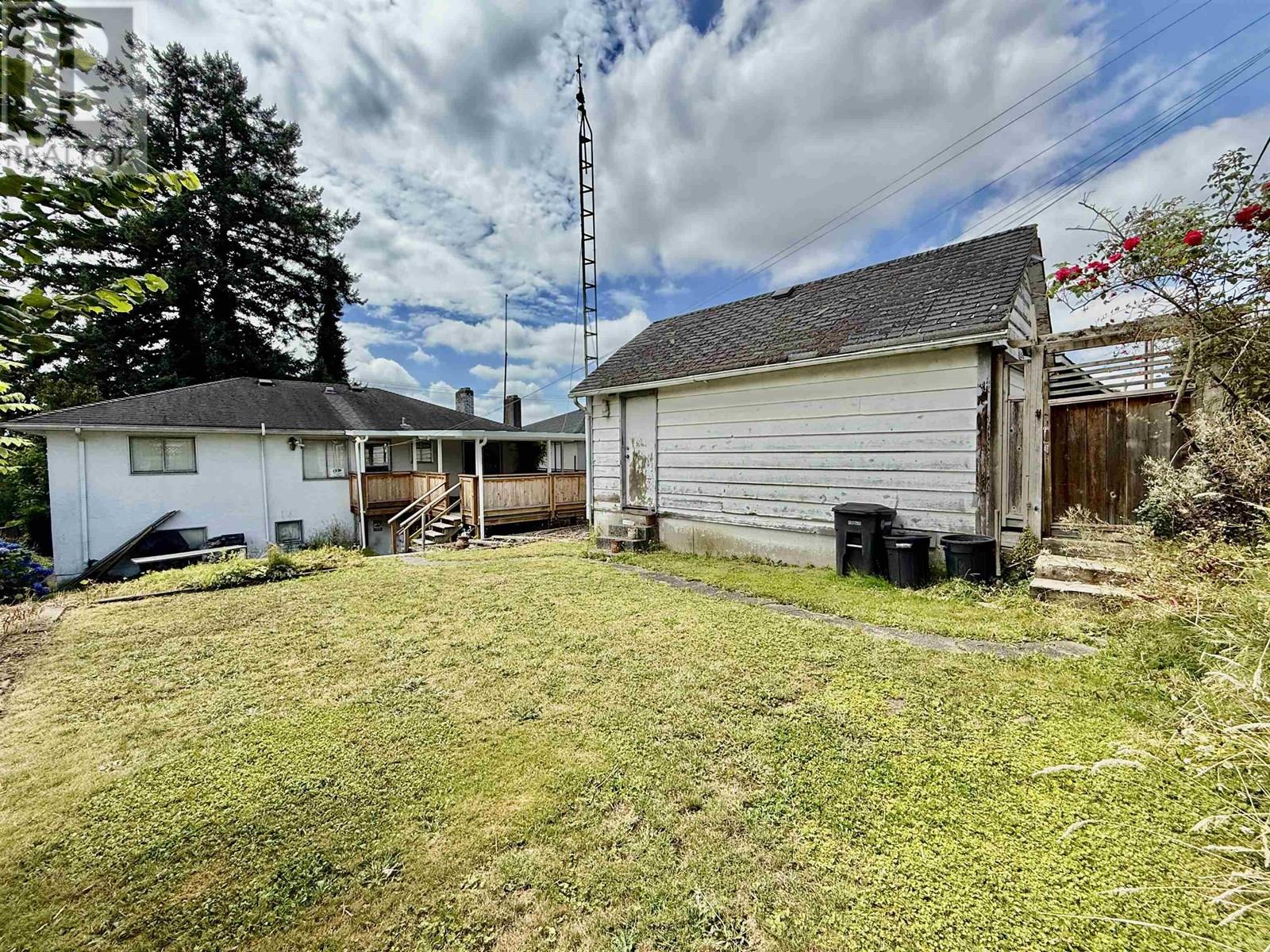 Photo 6 of 6391 Lougheed Highway, Burnaby BC