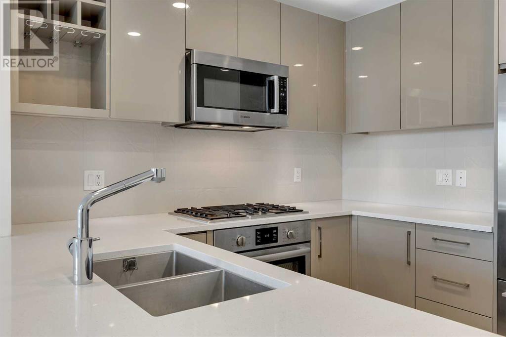 Single Family House for Sale in    Street NW Hillhurst Calgary 
