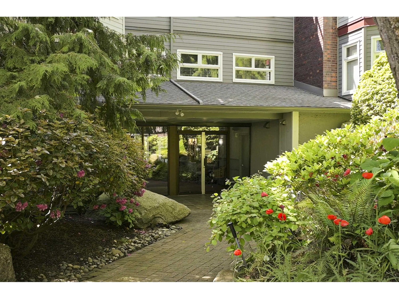 308 1220 FIR STREET, White Rock