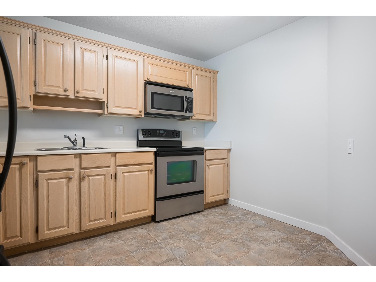 308 1220 FIR STREET, White Rock