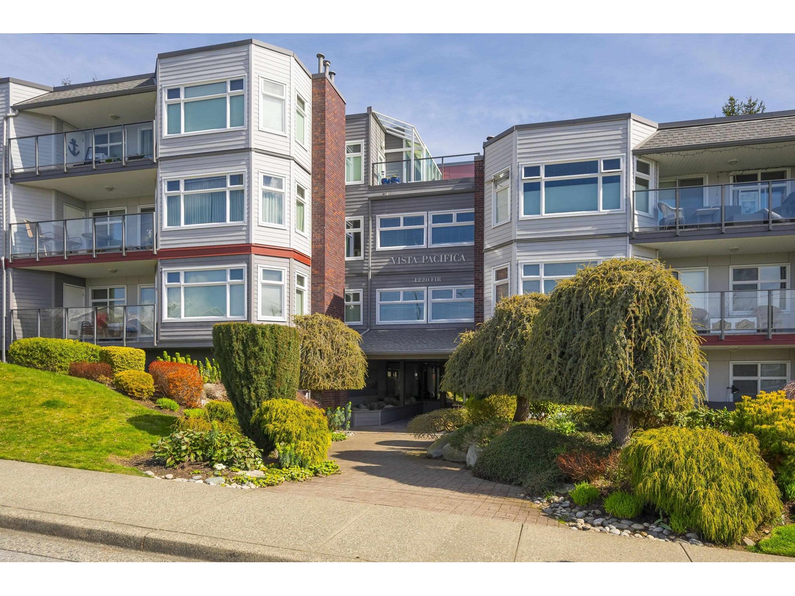 308 1220 FIR STREET, White Rock
