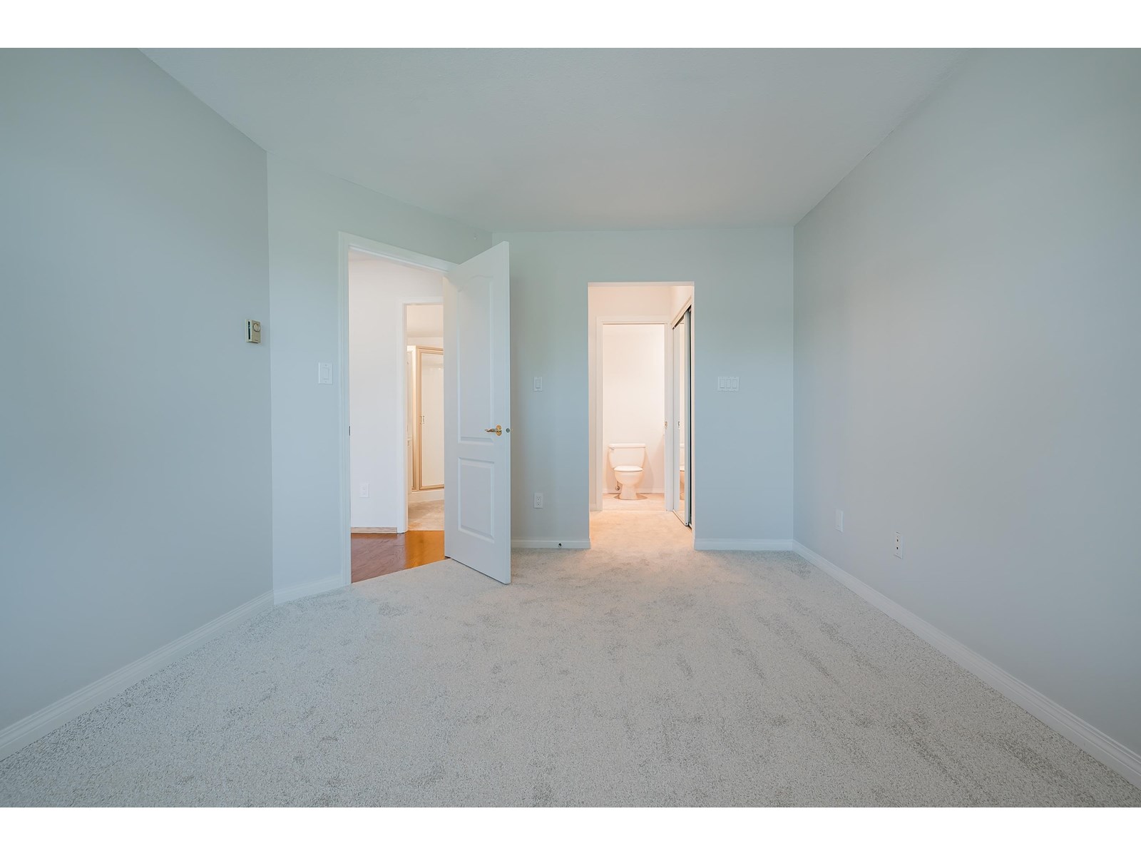 308 1220 FIR STREET, White Rock