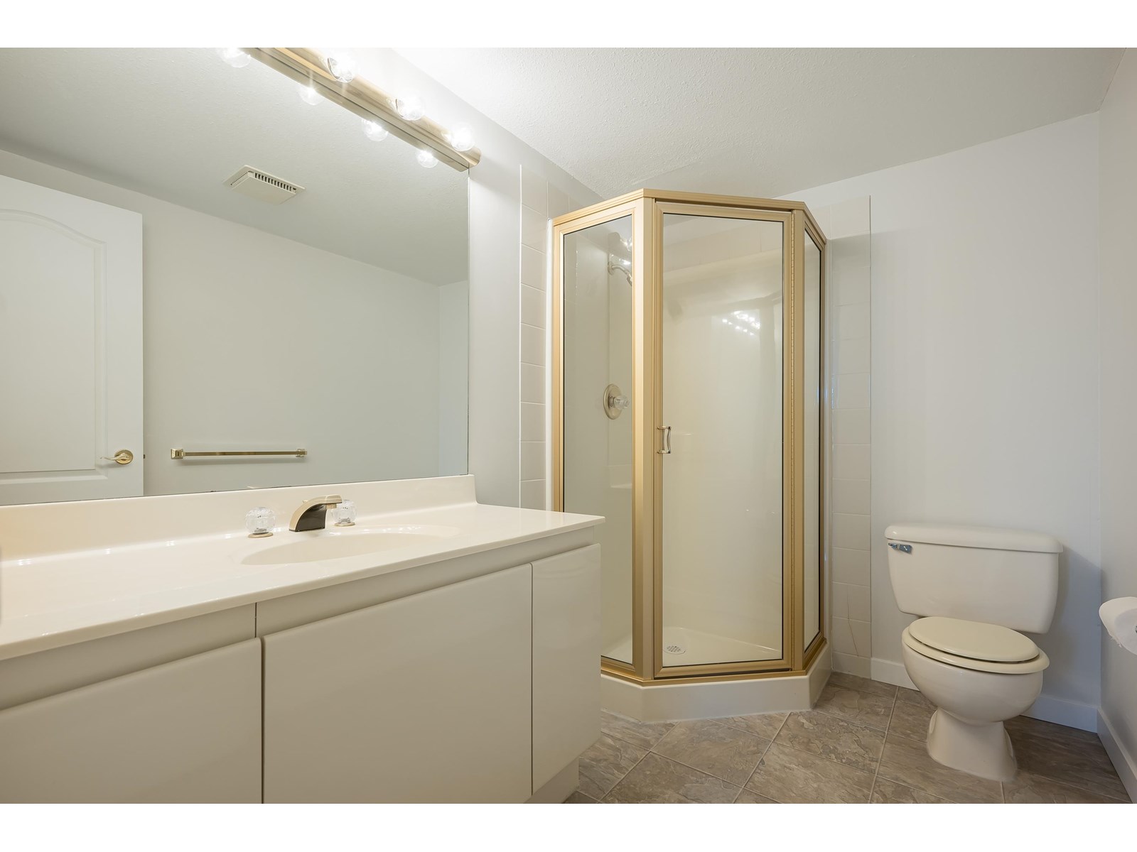 308 1220 FIR STREET, White Rock