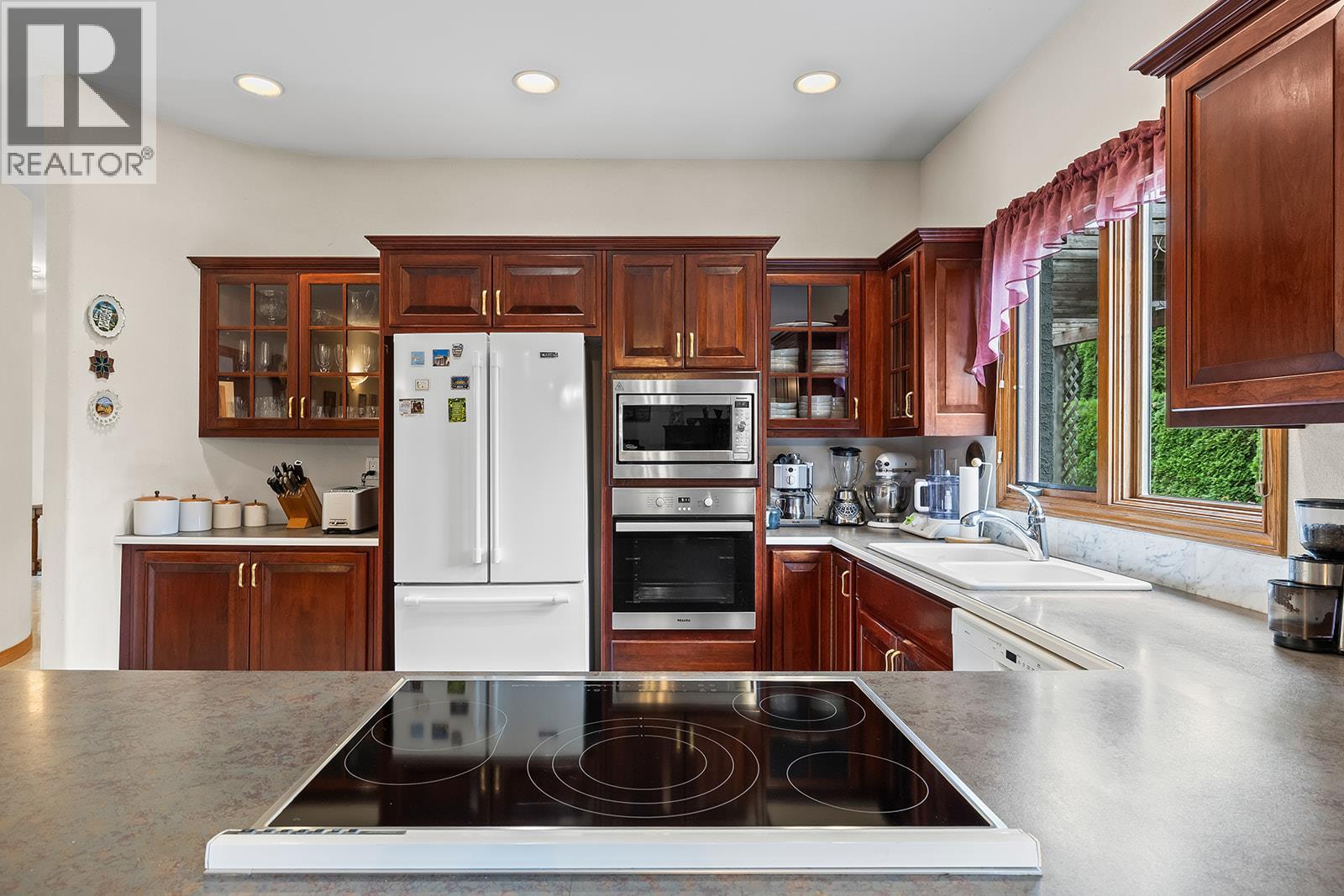  463 Carona Crescent, Kelowna