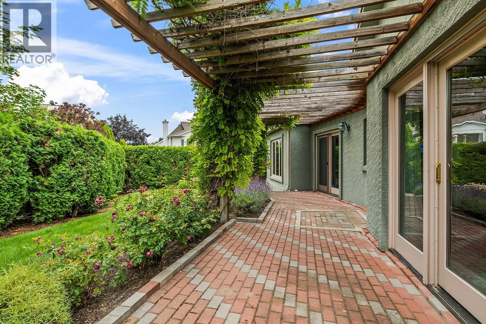  463 Carona Crescent, Kelowna
