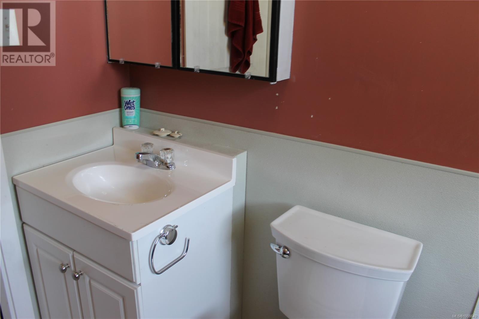 Photo 2 of 756 Marchmont Rd, Duncan BC