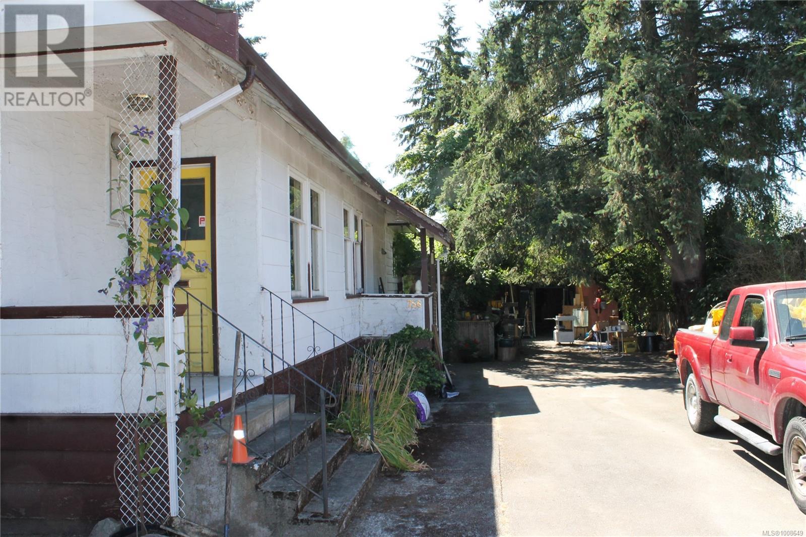 Photo 20 of 756 Marchmont Rd, Duncan BC