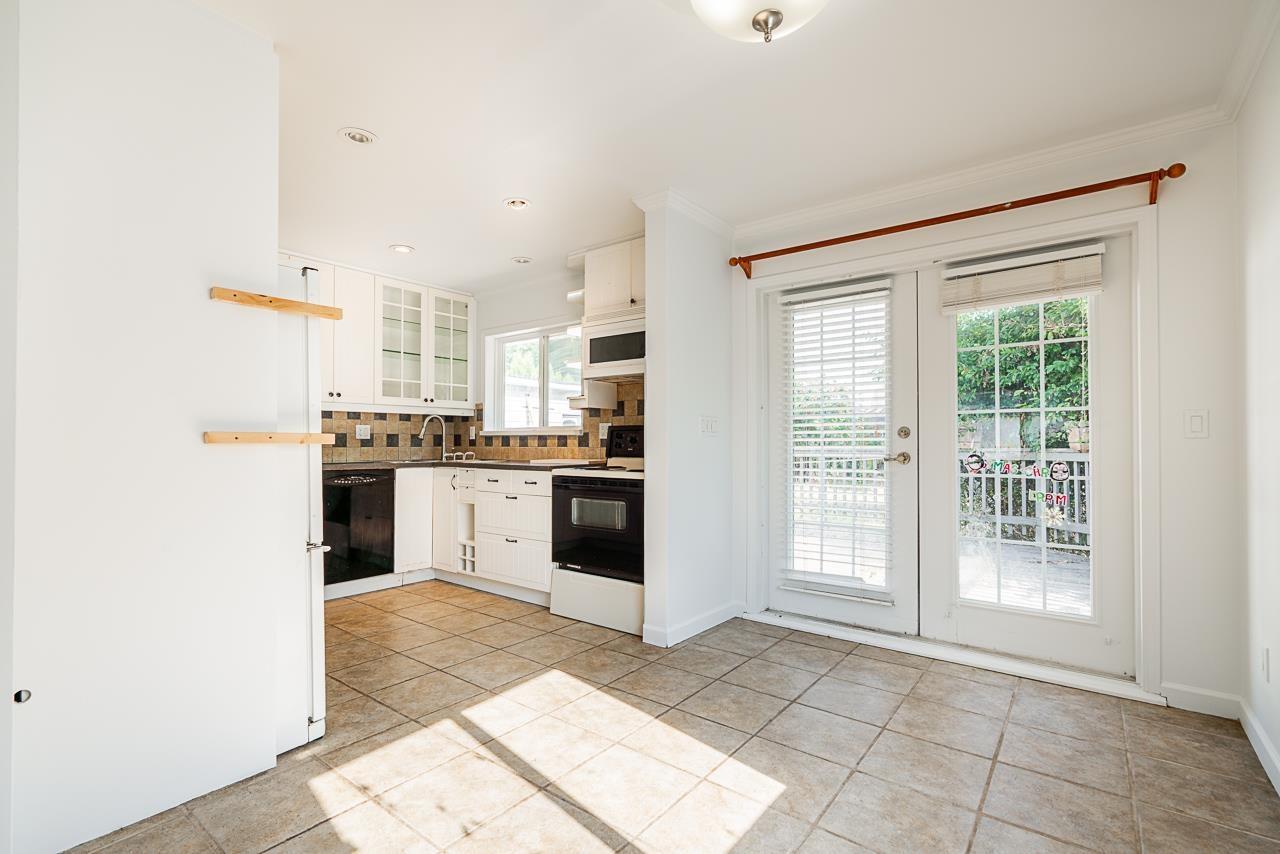 Photo 8 of 15439 Oxenham Avenue, White Rock BC