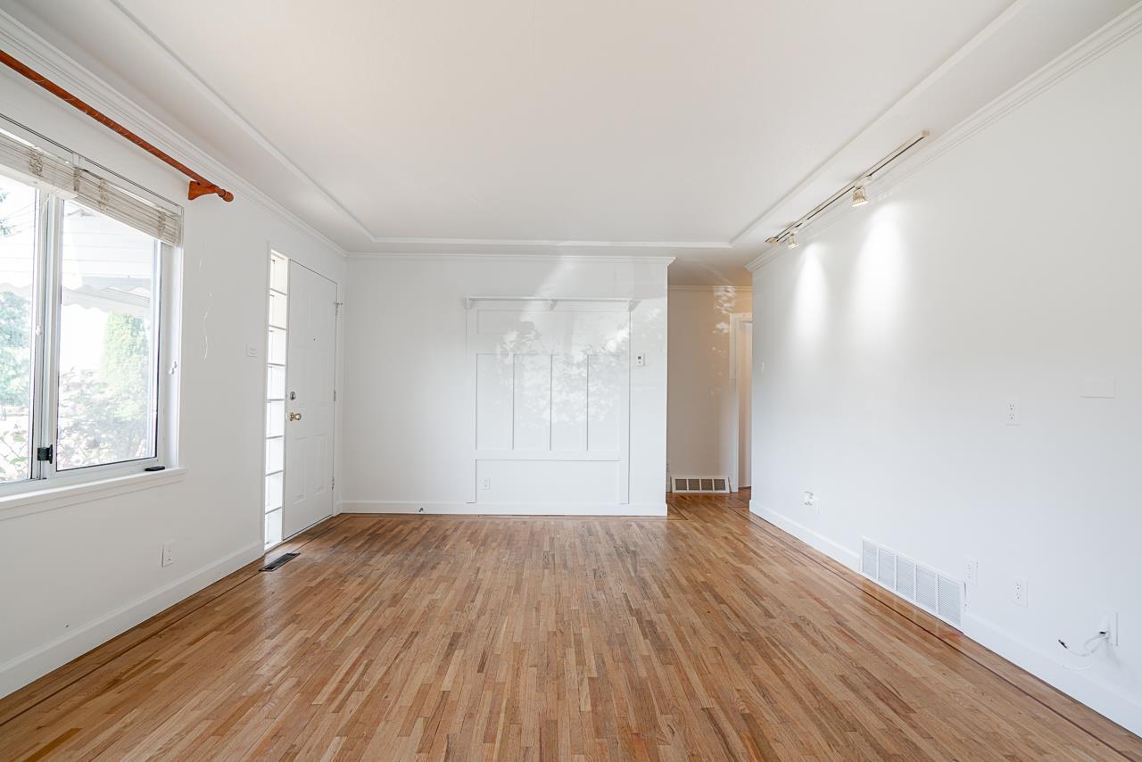 Photo 14 of 15439 Oxenham Avenue, White Rock BC