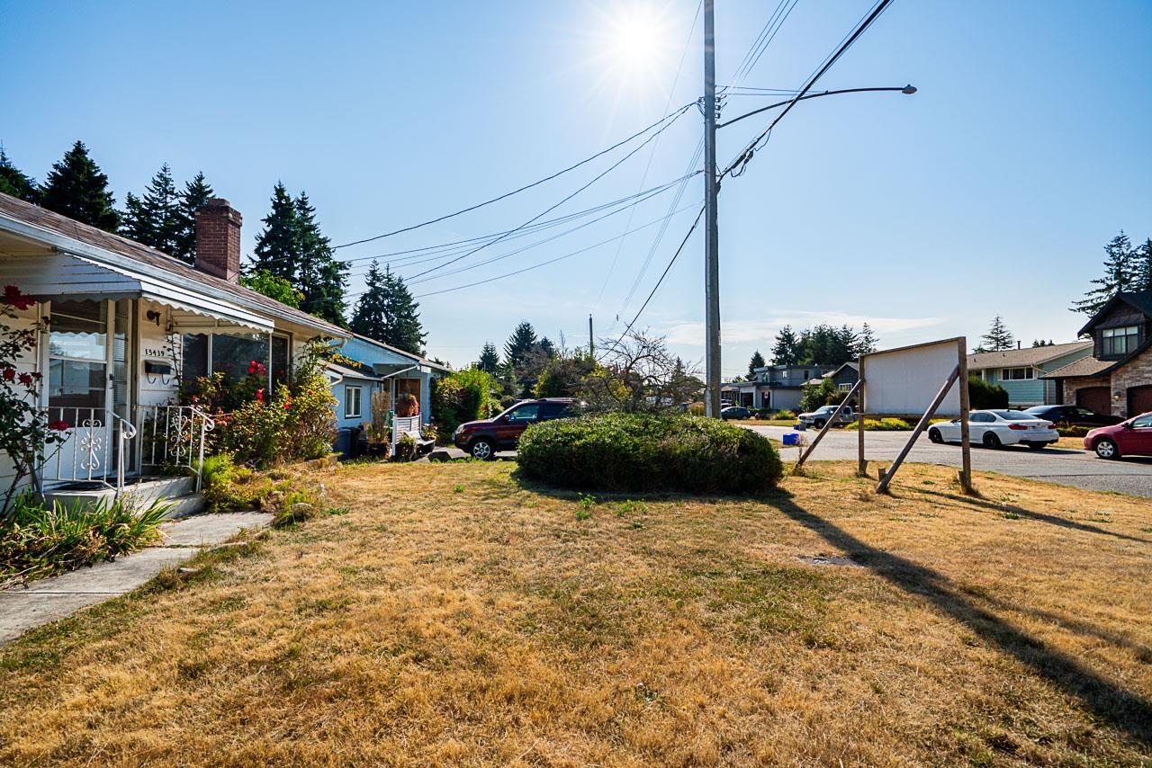 Photo 3 of 15439 Oxenham Avenue, White Rock BC