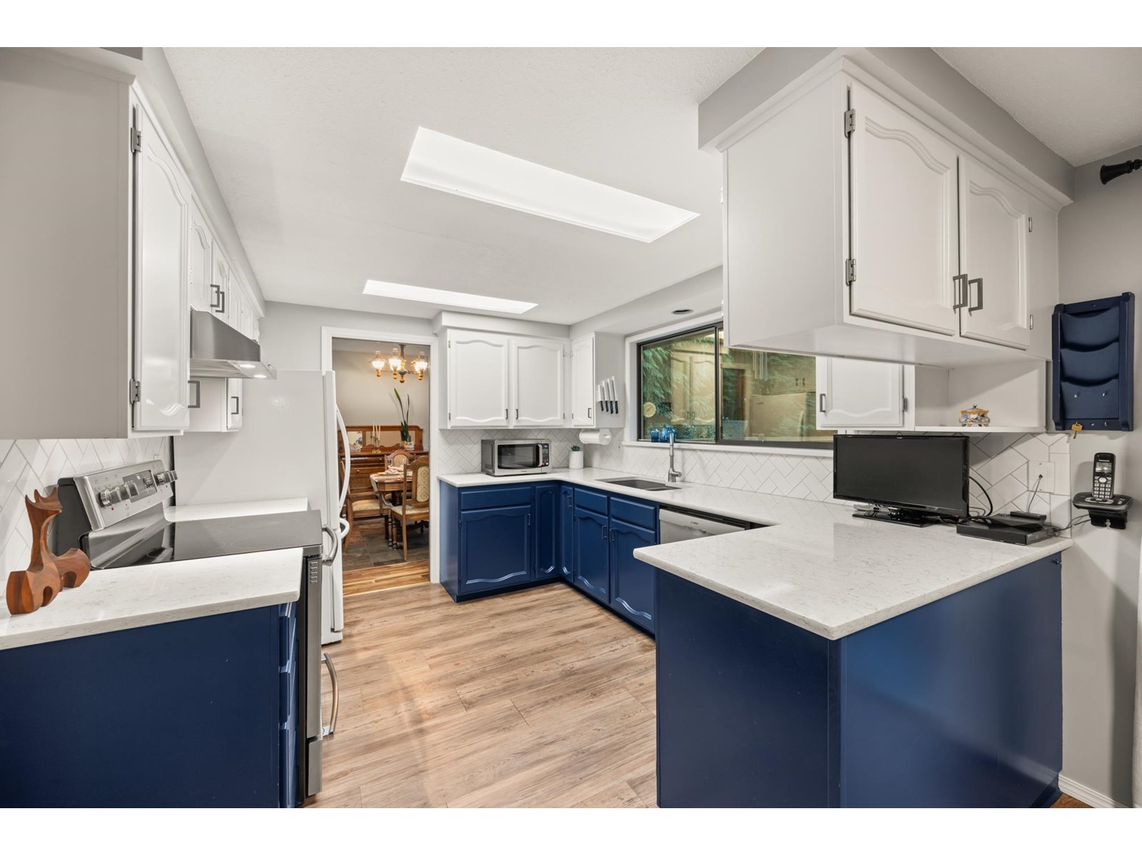 Photo 10 of 4961 202 A Street, Langley BC