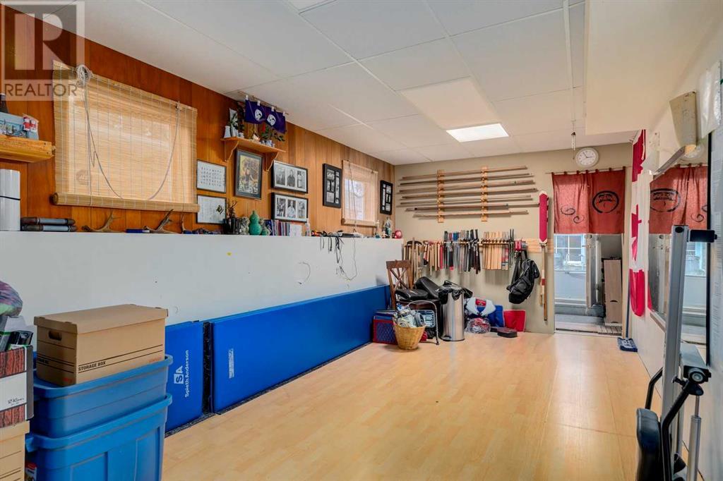 Single Family House 4 Level for Sale in  Winchester Crescent SW Westgate Calgary 
