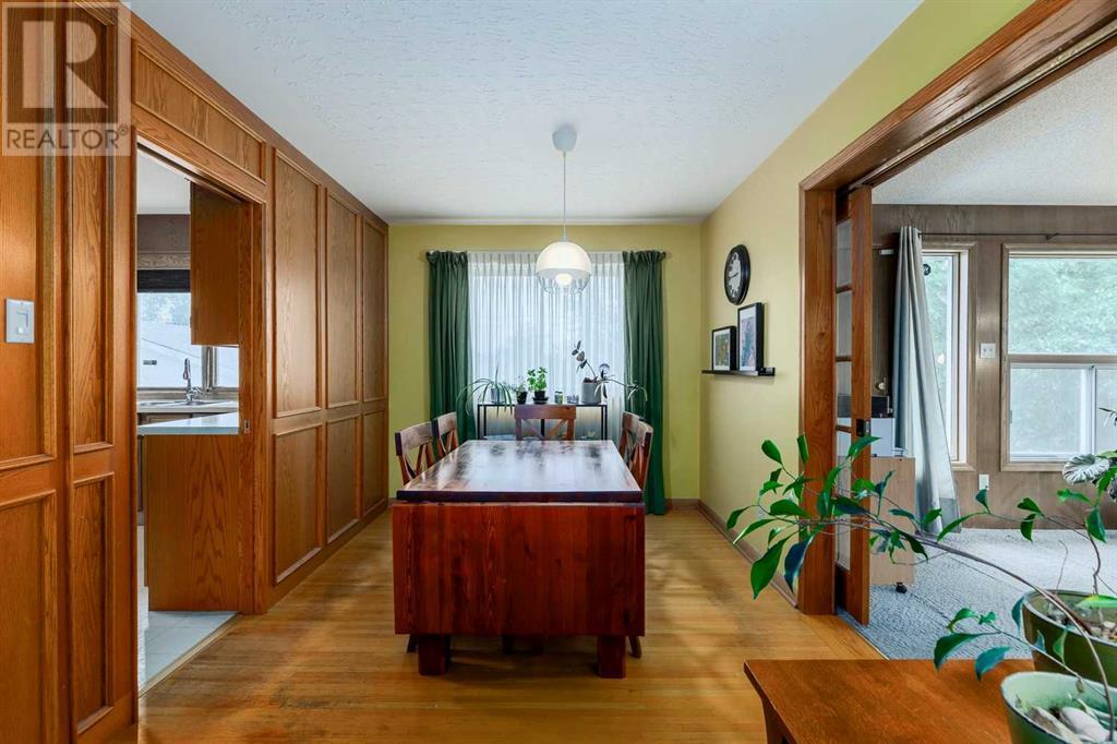 Single Family House 4 Level for Sale in  Winchester Crescent SW Westgate Calgary 