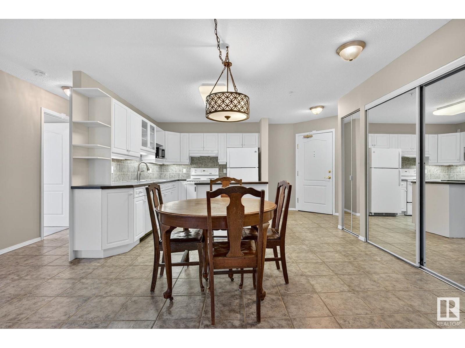 Photo 36 of 215 6623 172 St Nw, Edmonton AB