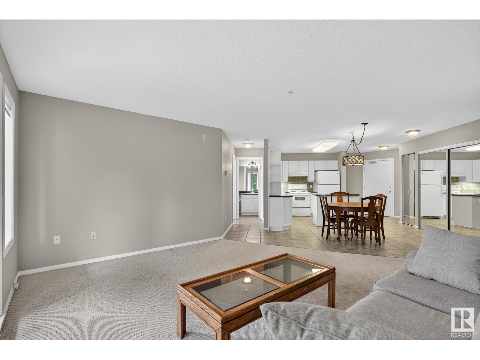 Photo 8 of 215 6623 172 St Nw, Edmonton AB