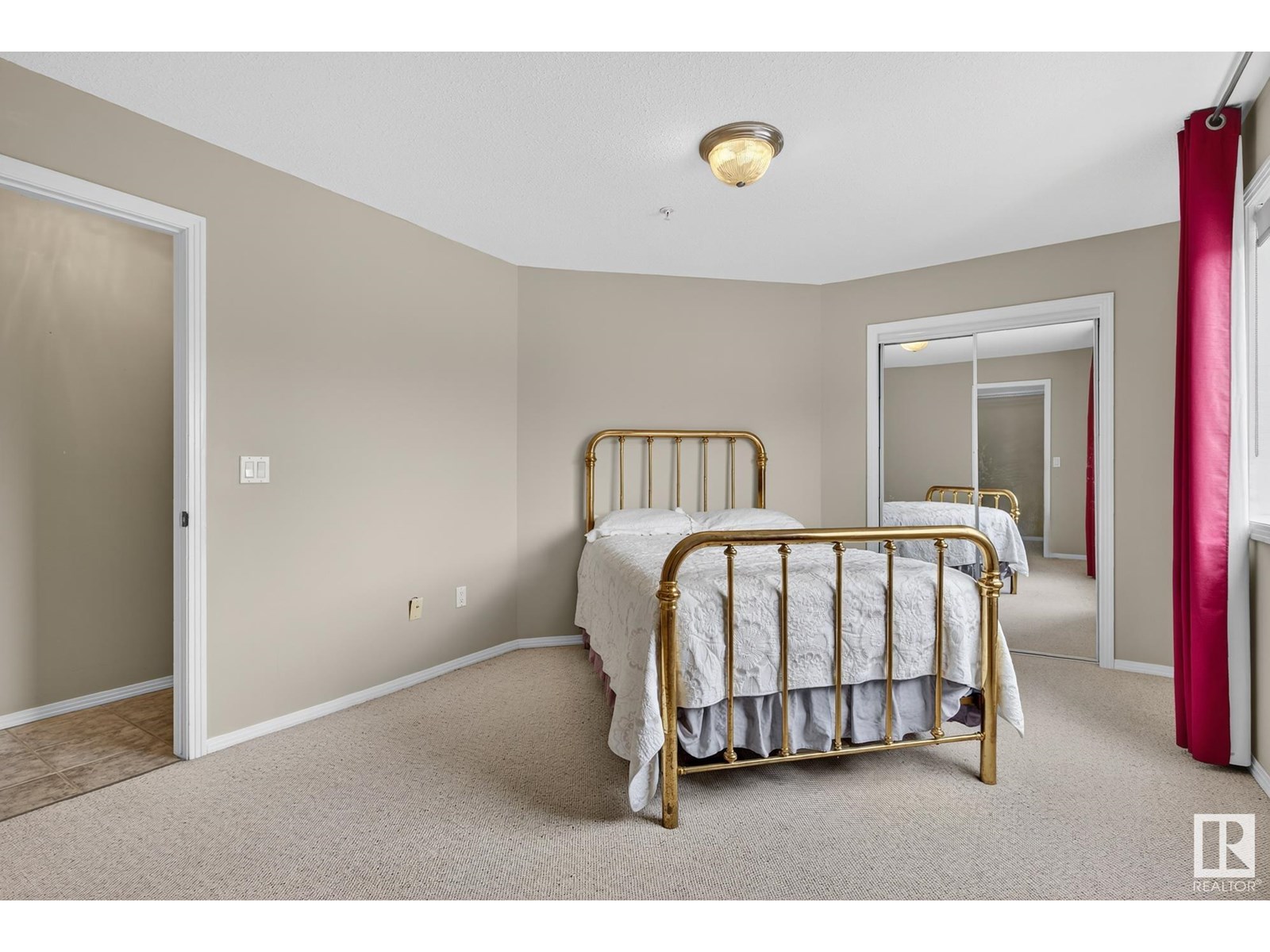 Photo 4 of 215 6623 172 St Nw, Edmonton AB