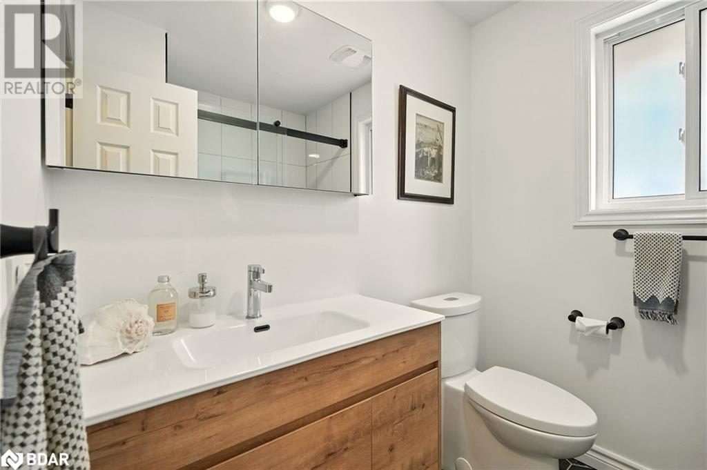 Photo 18 of 12 Dunnett Drive, Barrie ON