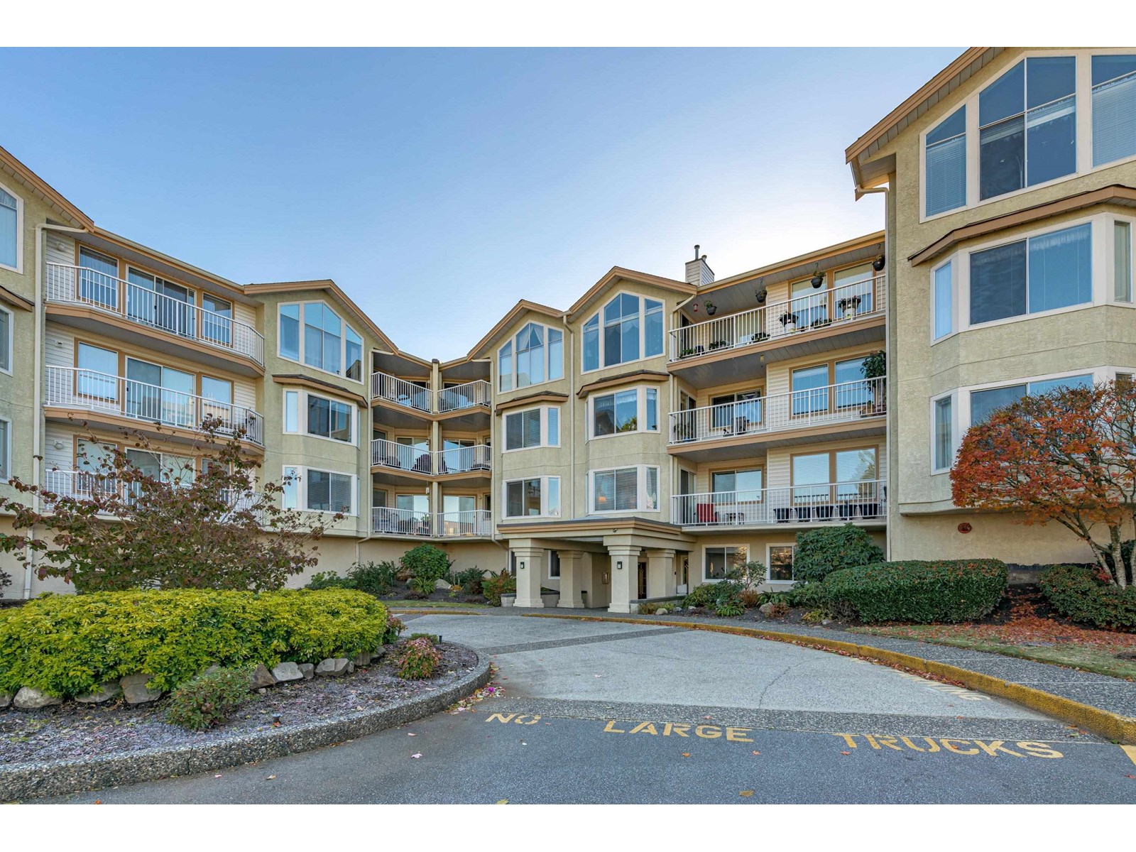 Photo 1 of 217 20600 53 A Avenue, Langley BC
