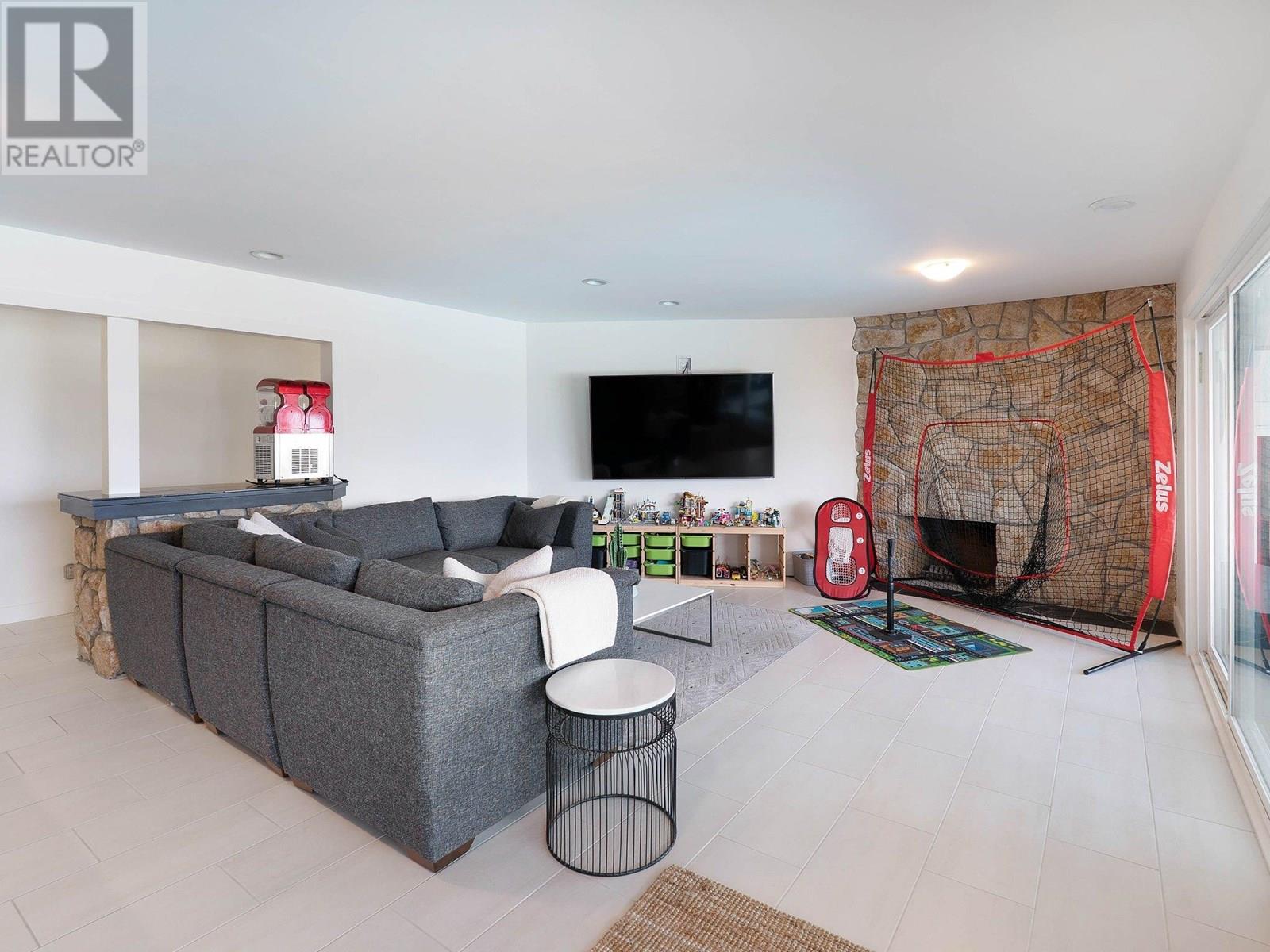  2519 Hillsborough Road, West Kelowna