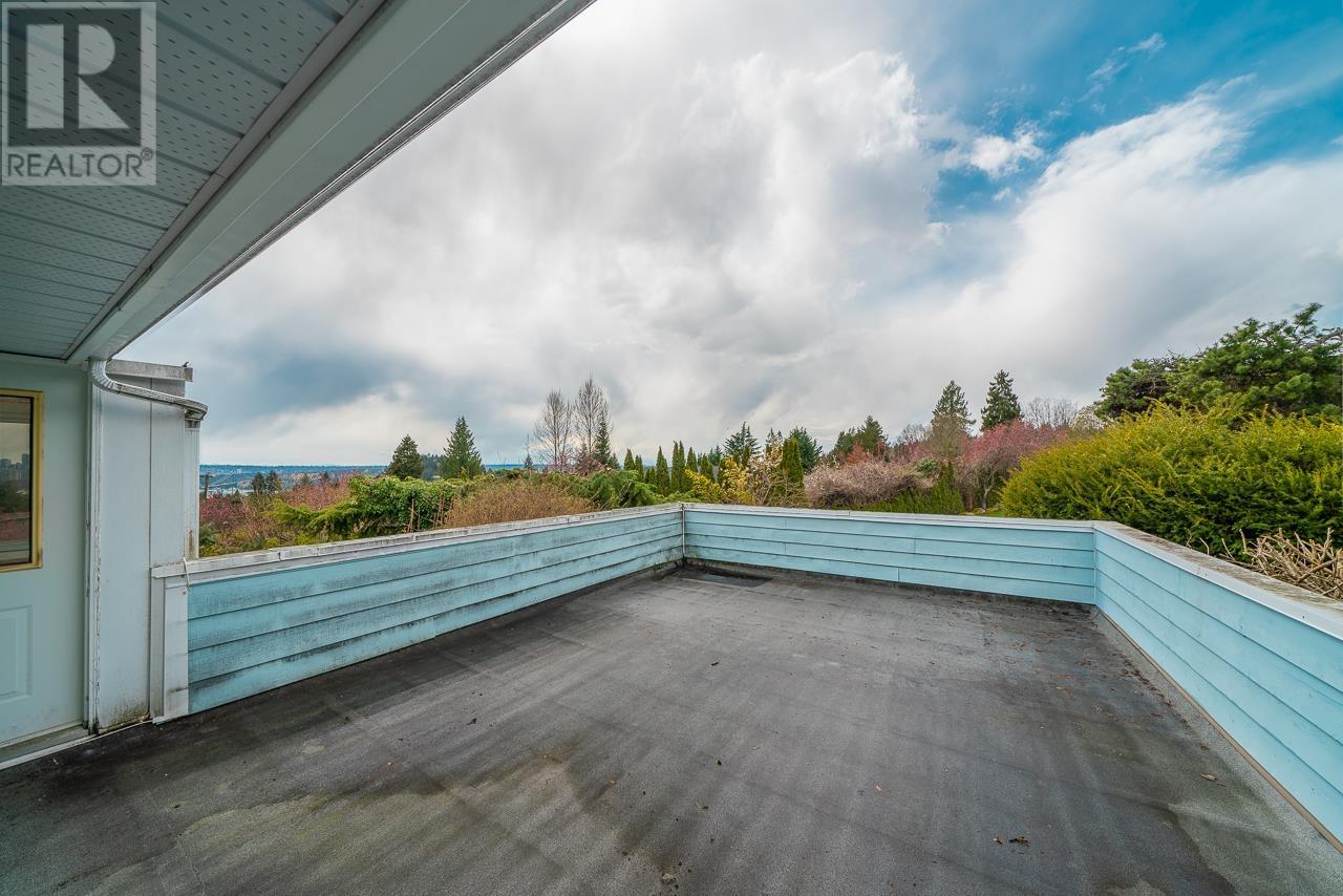 Photo 35 of 650 Southborough Drive, West Vancouver BC