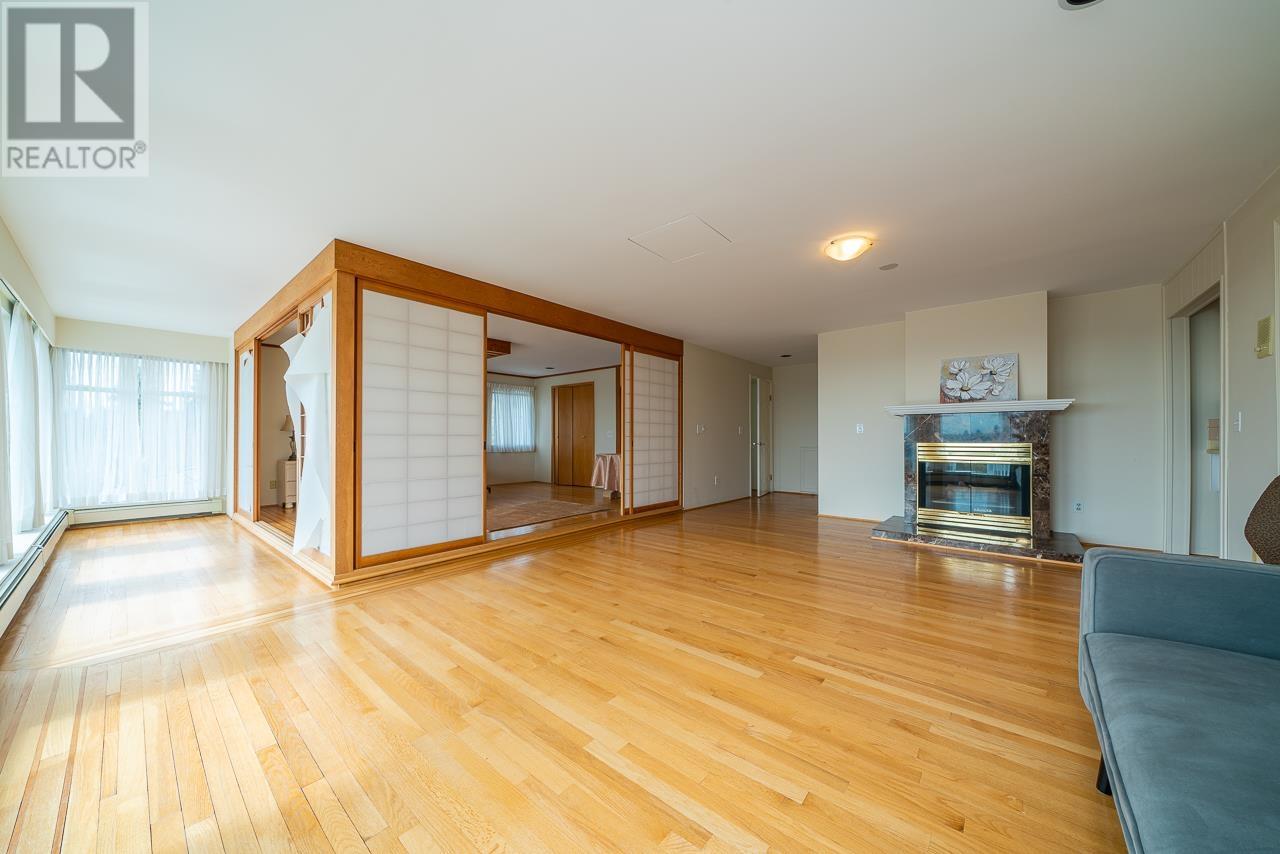 Photo 13 of 650 Southborough Drive, West Vancouver BC