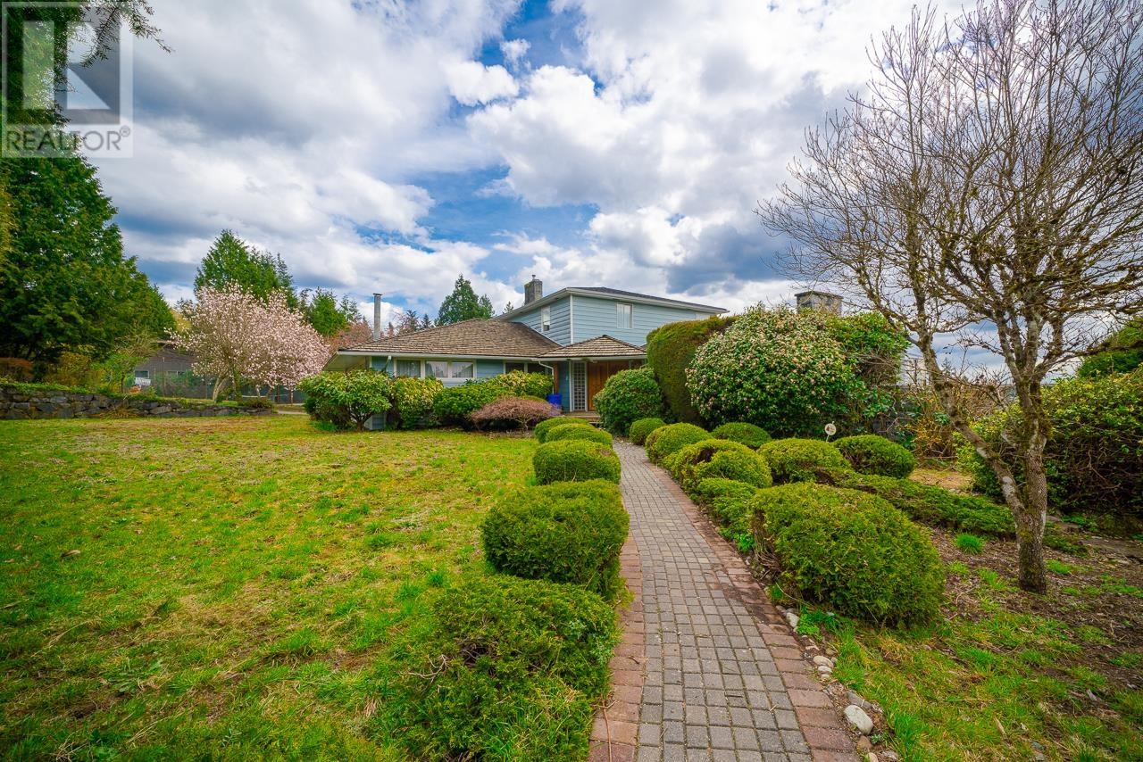 Photo 6 of 650 Southborough Drive, West Vancouver BC