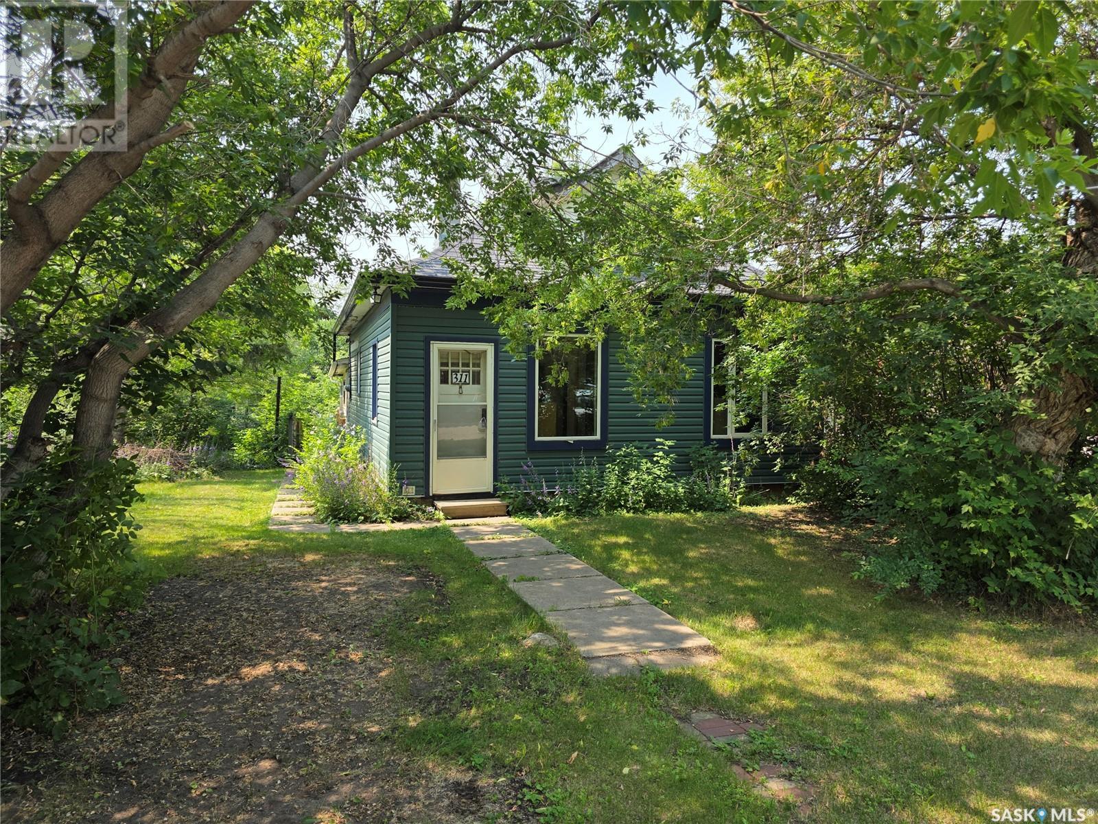 Photo 1 of 311 5th Street E, Wynyard SK