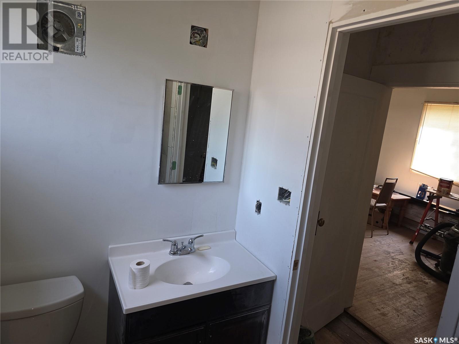 Photo 8 of 311 5th Street E, Wynyard SK