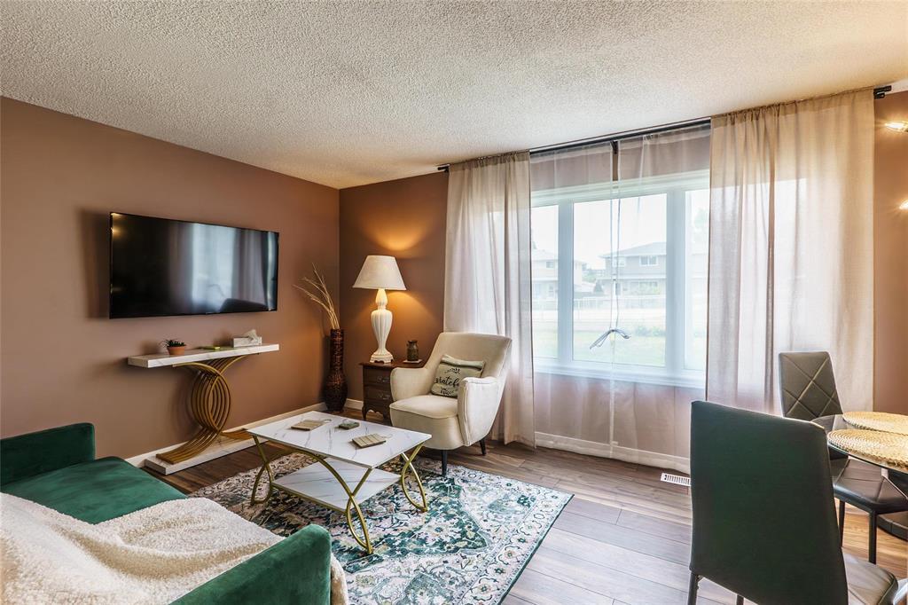 Photo 5 of 1493 Rothesay Street, Winnipeg MB